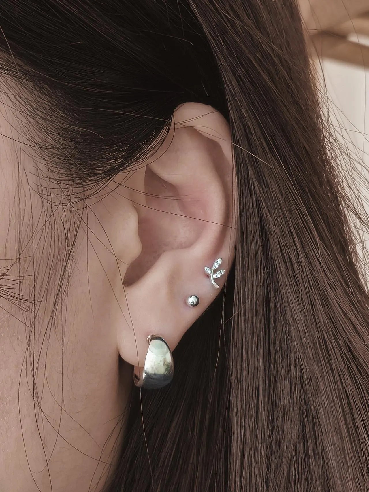 Leaf cubic sterling silver piercing. Leaf stud.