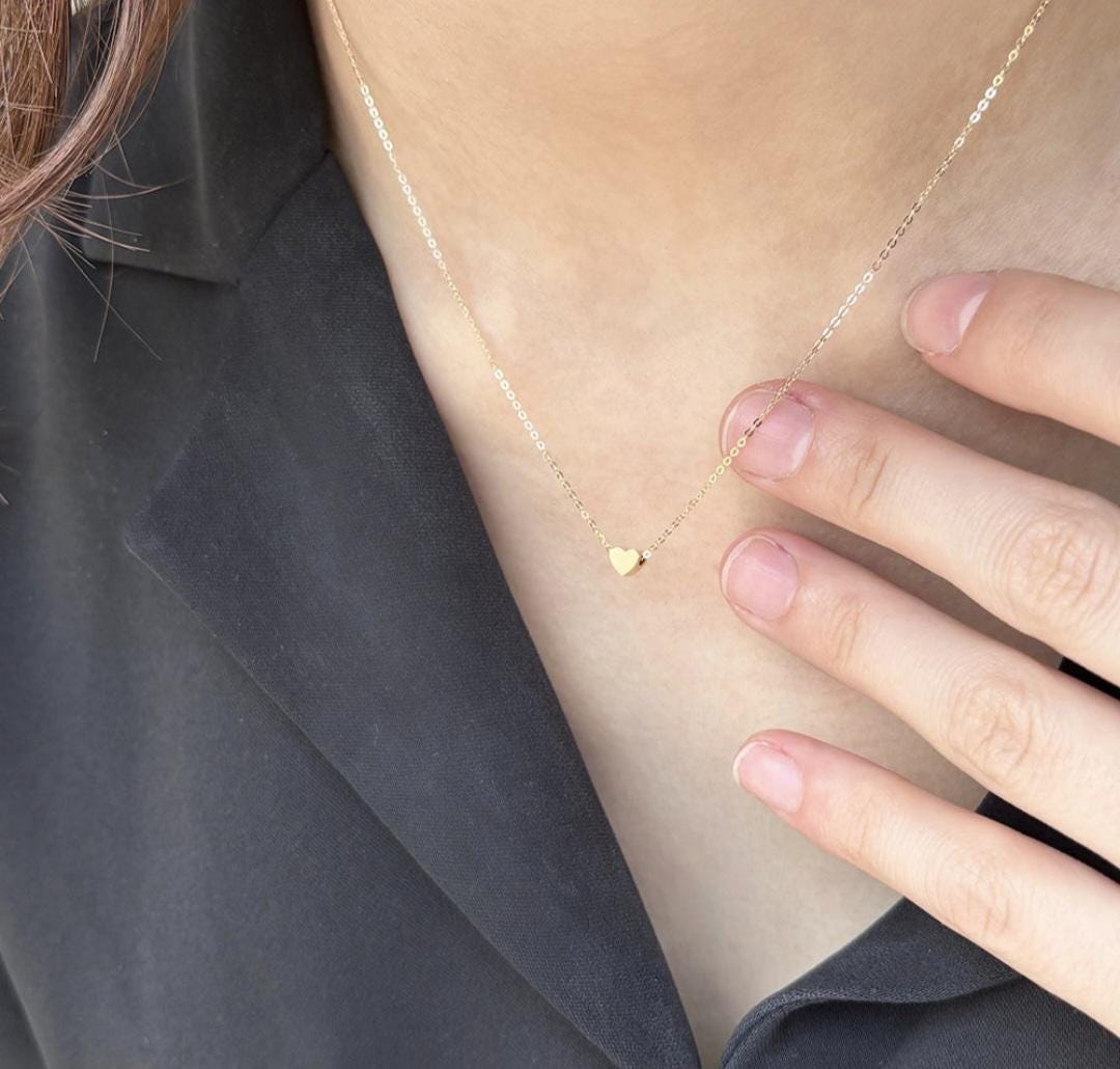 14k solid gold heart necklace sweet lovely gold necklace. vintage style antique style.