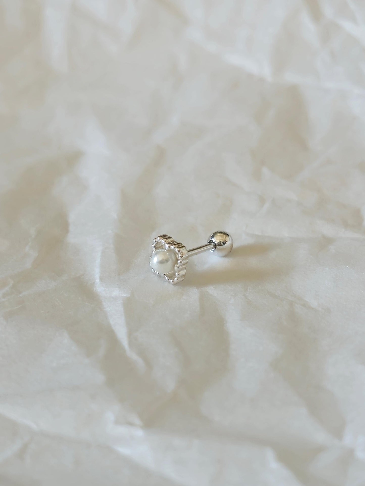 tiny pearl stud earrings silver gold plated rose gold earrings. sterling silver. price for one pair.