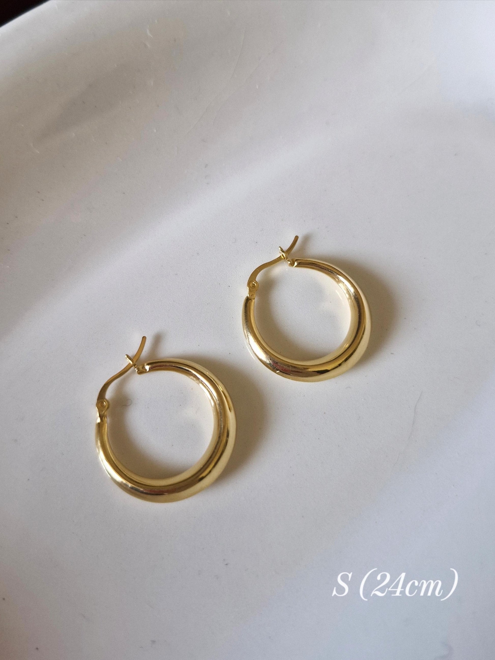 Chunk bold sterling silver hoop earring. sterling silve hoop earrings.crescent hoop earrings. moon earrings.