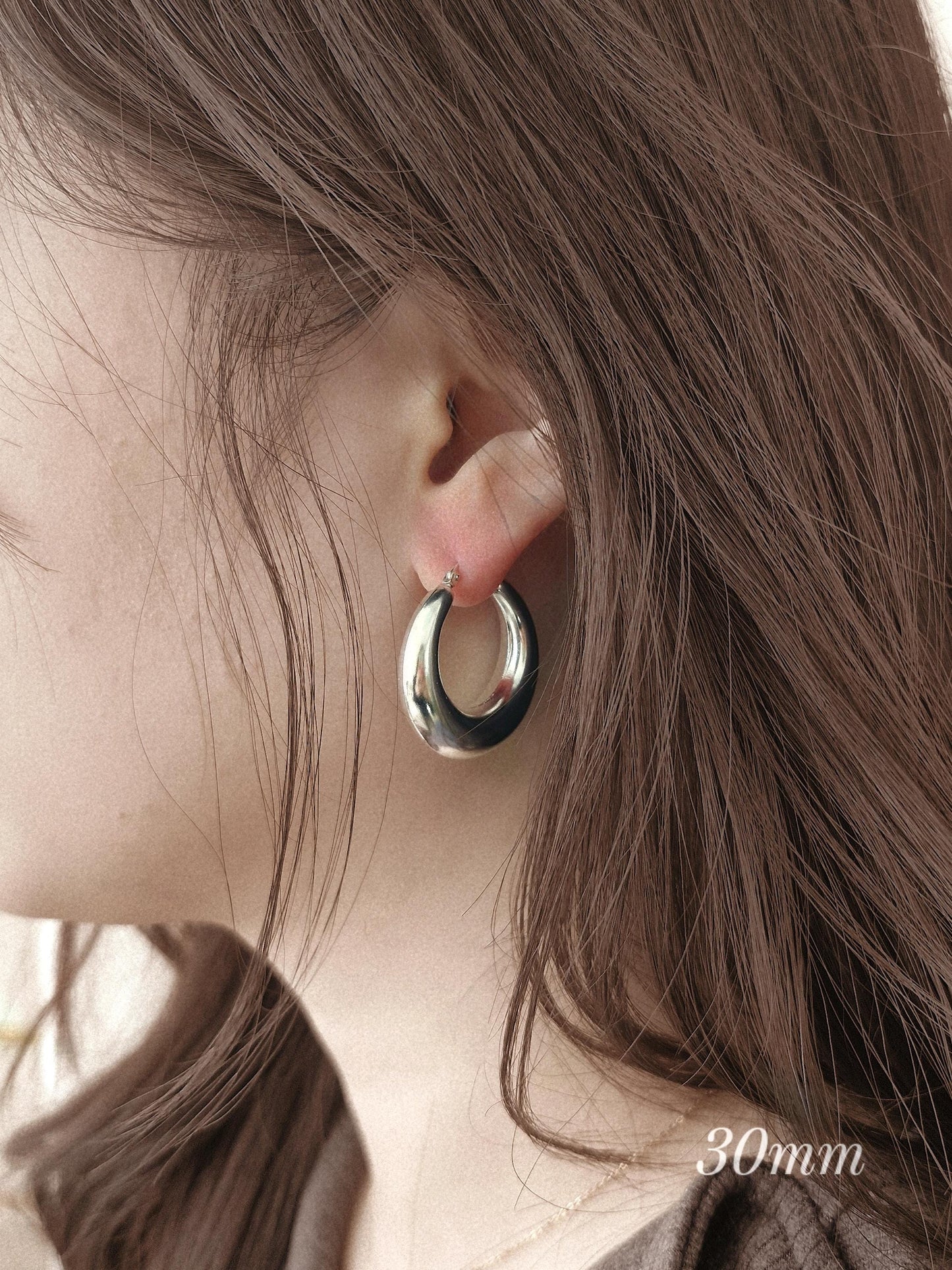 Chunk bold sterling silver hoop earring. sterling silve hoop earrings.crescent hoop earrings. moon earrings.