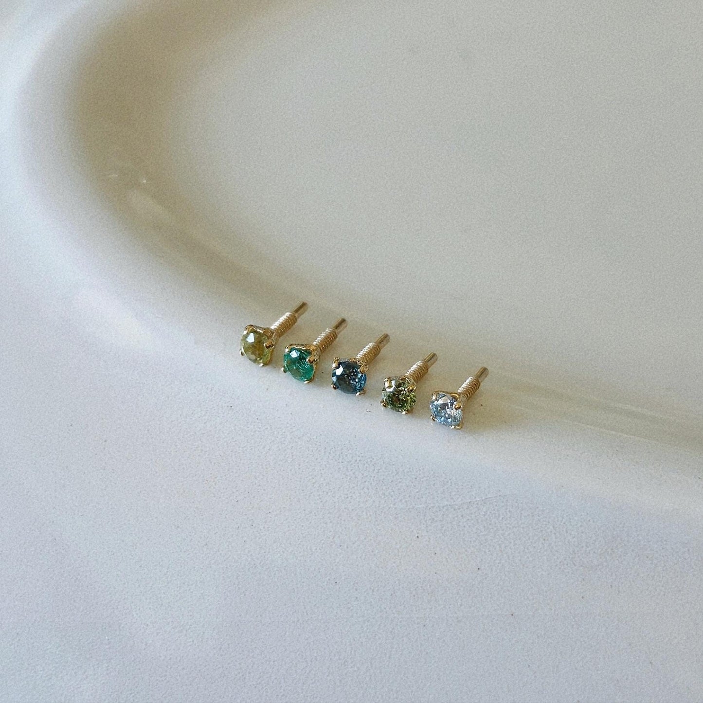 Emerald, blue topaz, peridot, diamond labret. Gemstone 14k solid gold labret. 14k Labret piercing. flatback piercing.  Birthstone.