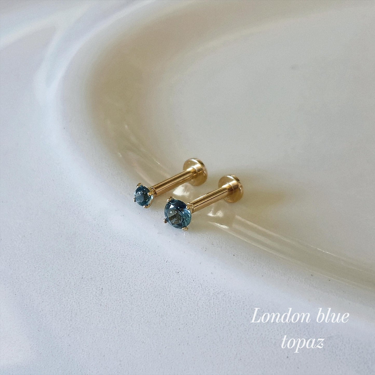 Emerald, blue topaz, peridot, diamond labret. Gemstone 14k solid gold labret. 14k Labret piercing. flatback piercing.  Birthstone.