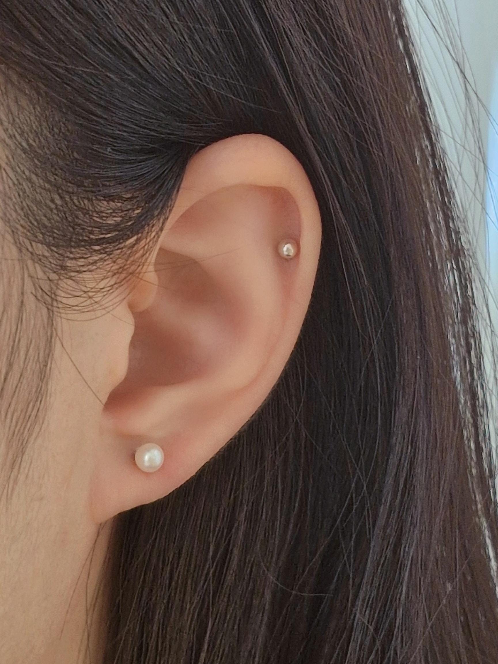 Freshwater Pearl Ball Stud piercing. Sterling Silver 925. 3mm 4mm 5mm. Natural Pearl. Cartilage Helix Tragus. screw ball. screw back. 20G