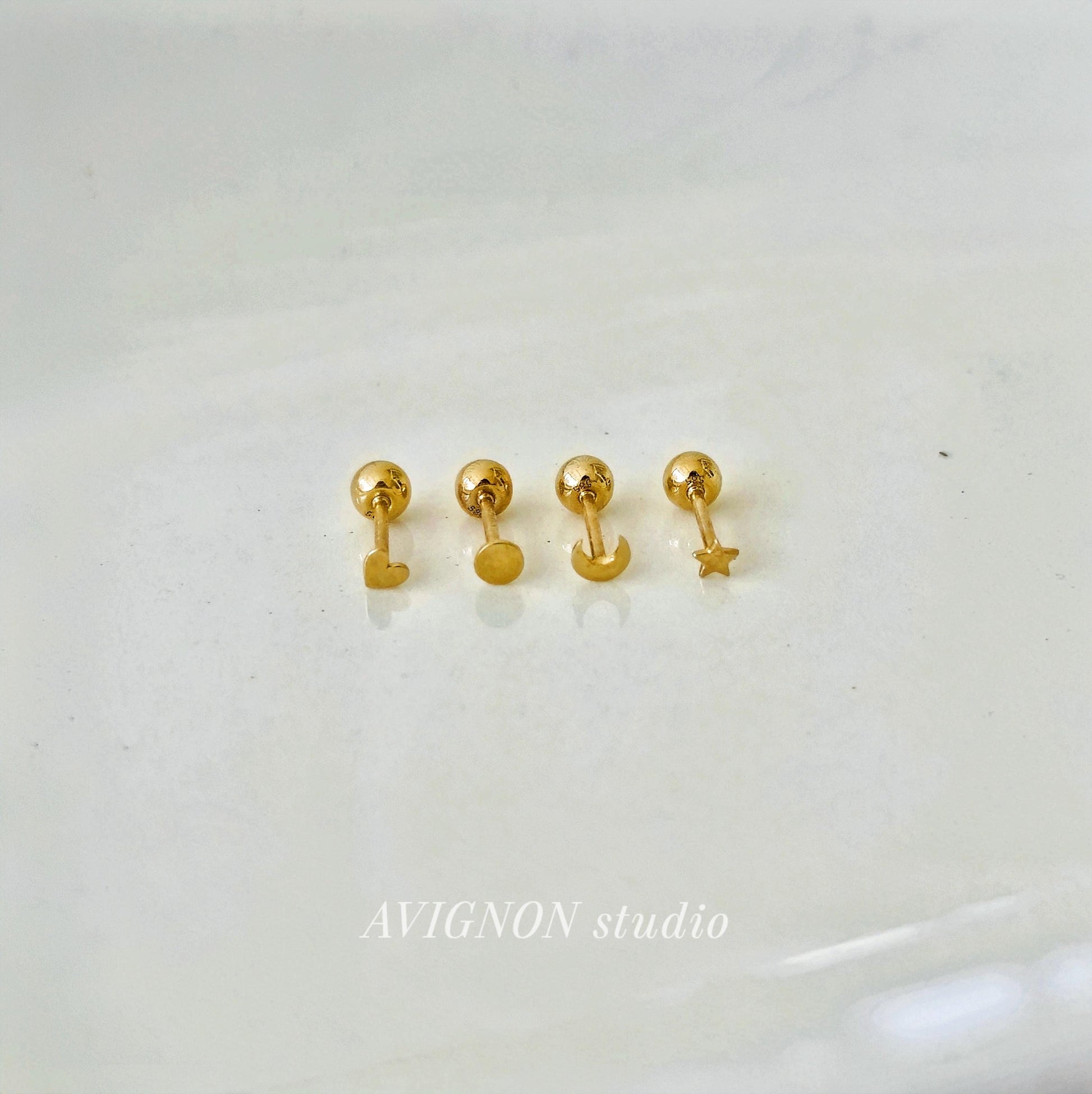 Heart Star moon Round 14k solid gold screwball piercing. screwball stud. Tiny piercing.