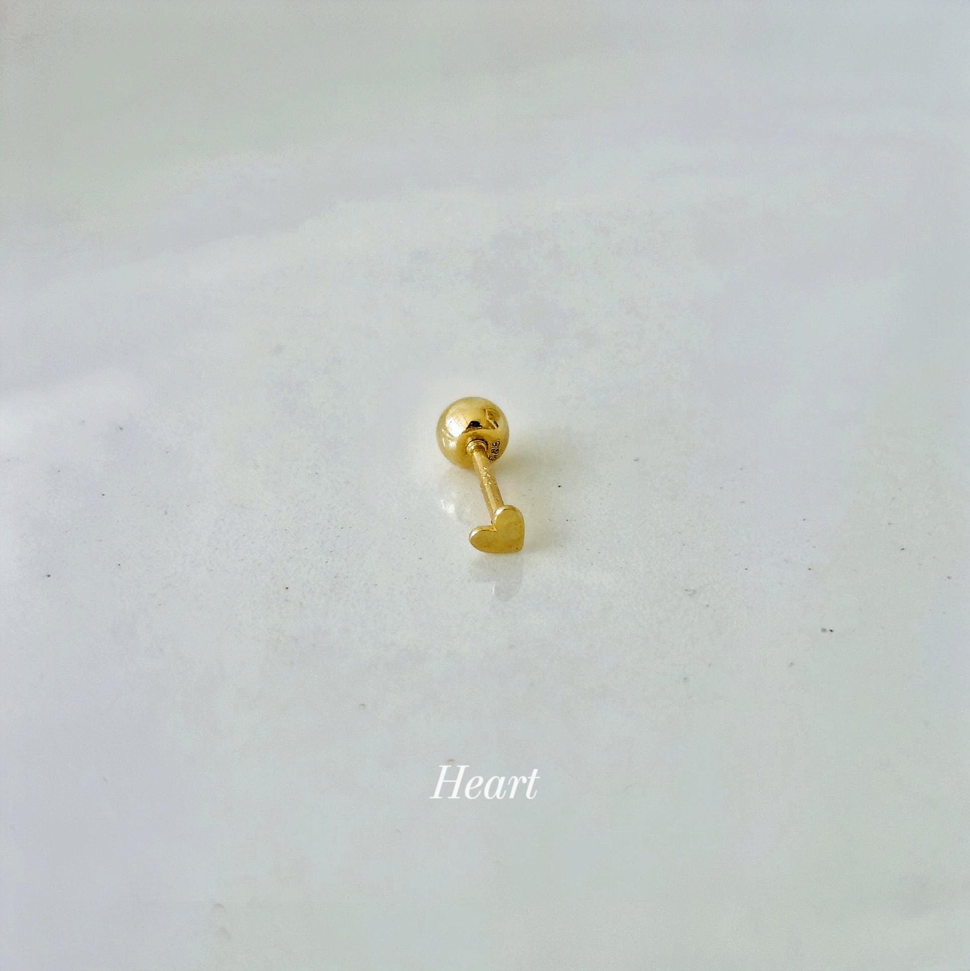 Heart Star moon Round 14k solid gold screwball piercing. screwball stud. Tiny piercing.