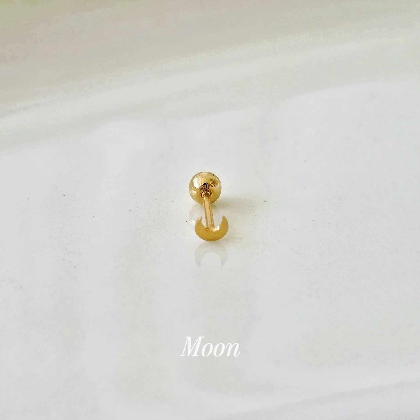 Heart Star moon Round 14k solid gold screwball piercing. screwball stud. Tiny piercing.