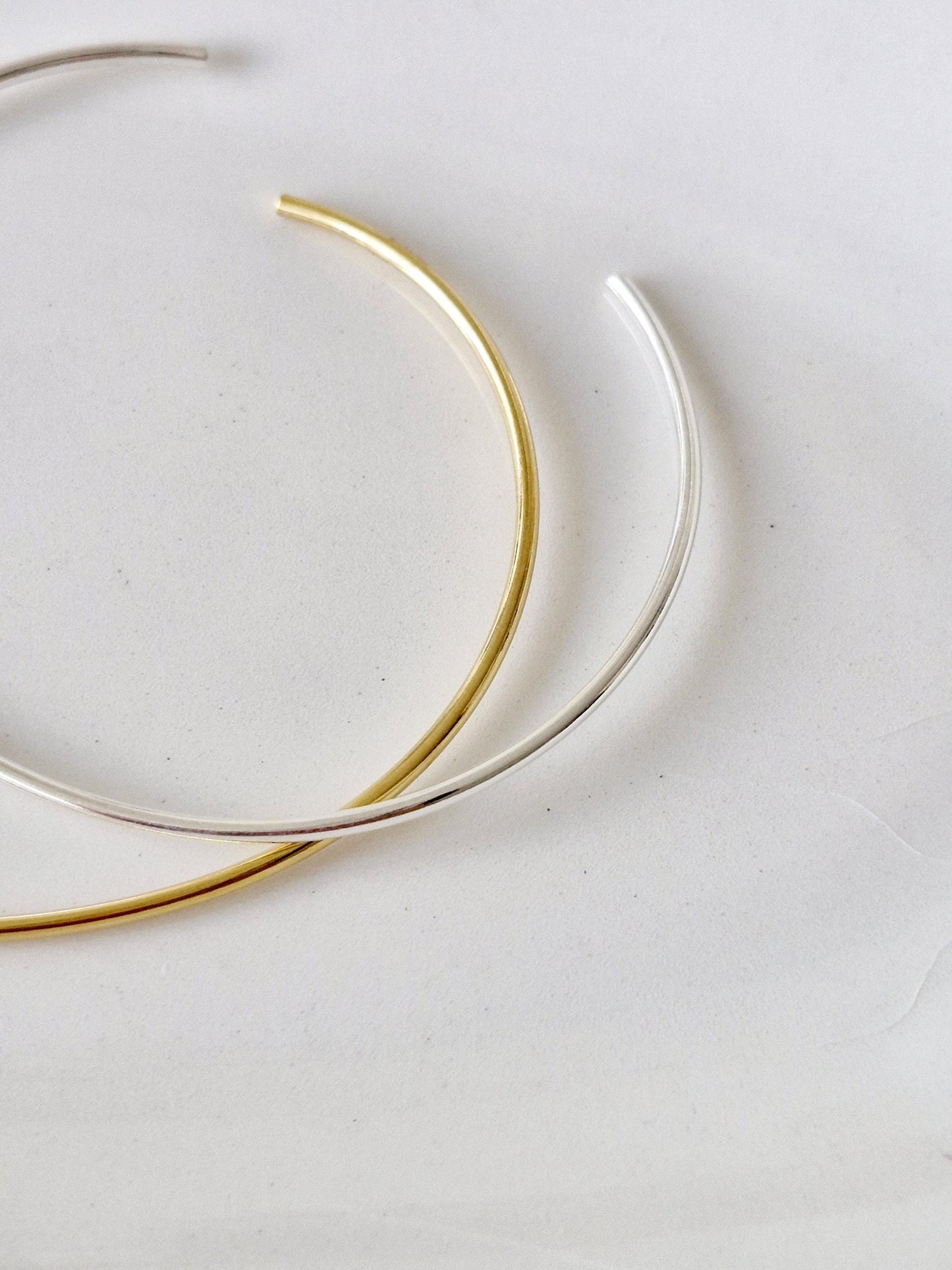 Minimal sleek 1.5mm Sterling Silver, 14k solid gold  Bangle Bracelet. round classic bangle. stacking bangle. slim thin open bangle.