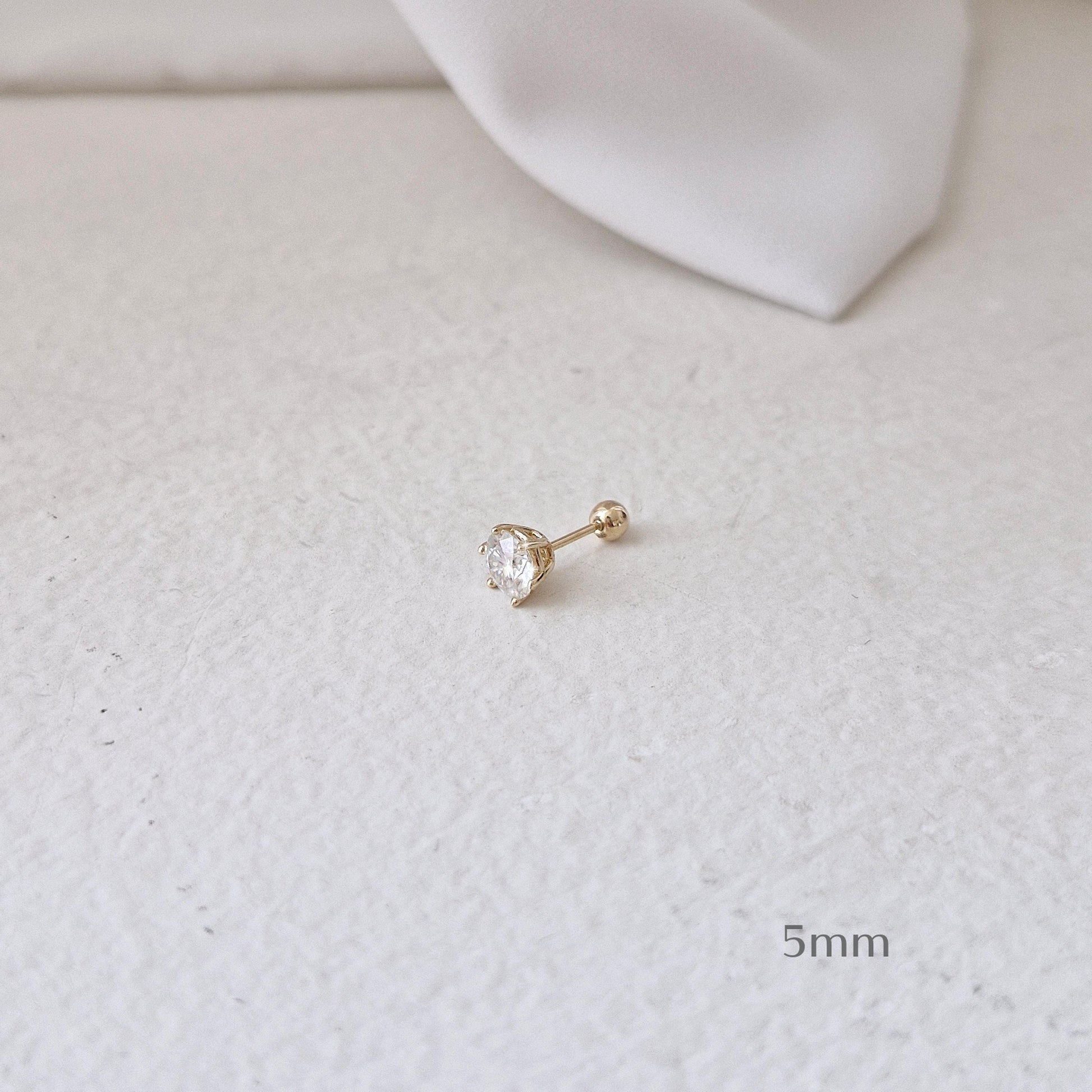 Moissanite Lab Diamond Piercing (14K/18K) certicified.vvs1 grade. 2mm 3mm 4mm 5mm solid gold 14k 18k stud earring. cubic zirconia. 21G