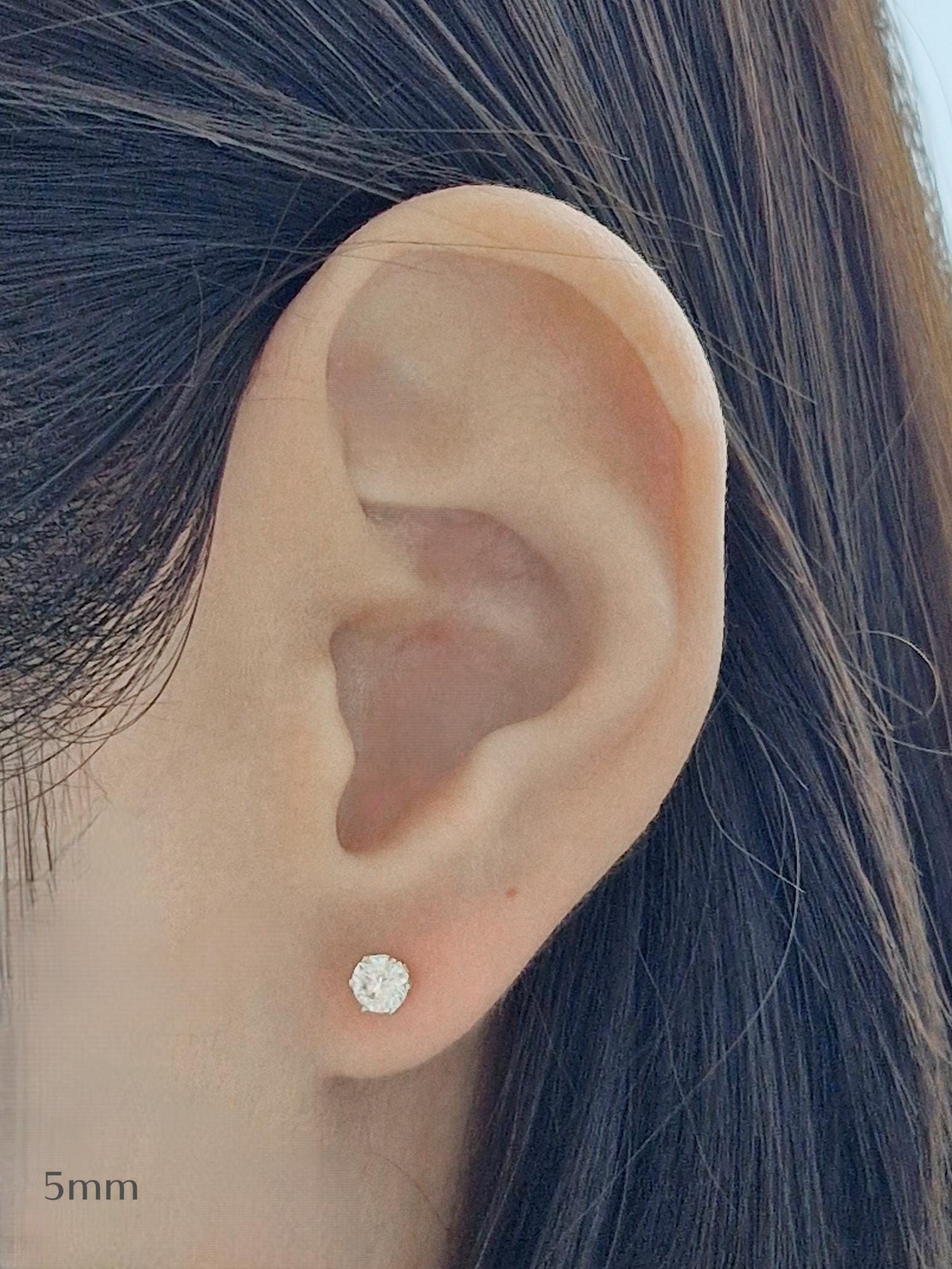 Moissanite Lab Diamond Piercing (14K/18K) certicified.vvs1 grade. 2mm 3mm 4mm 5mm solid gold 14k 18k stud earring. cubic zirconia. 21G
