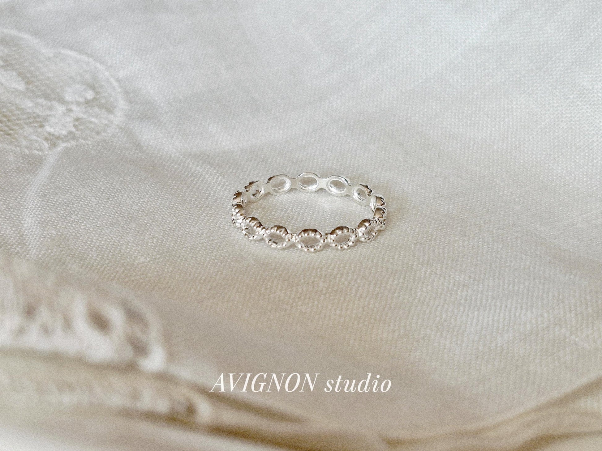 925 Silver Minimal Band Ring Dot Circle Design. sterling silver stacking ring. circle bead eternity ring.