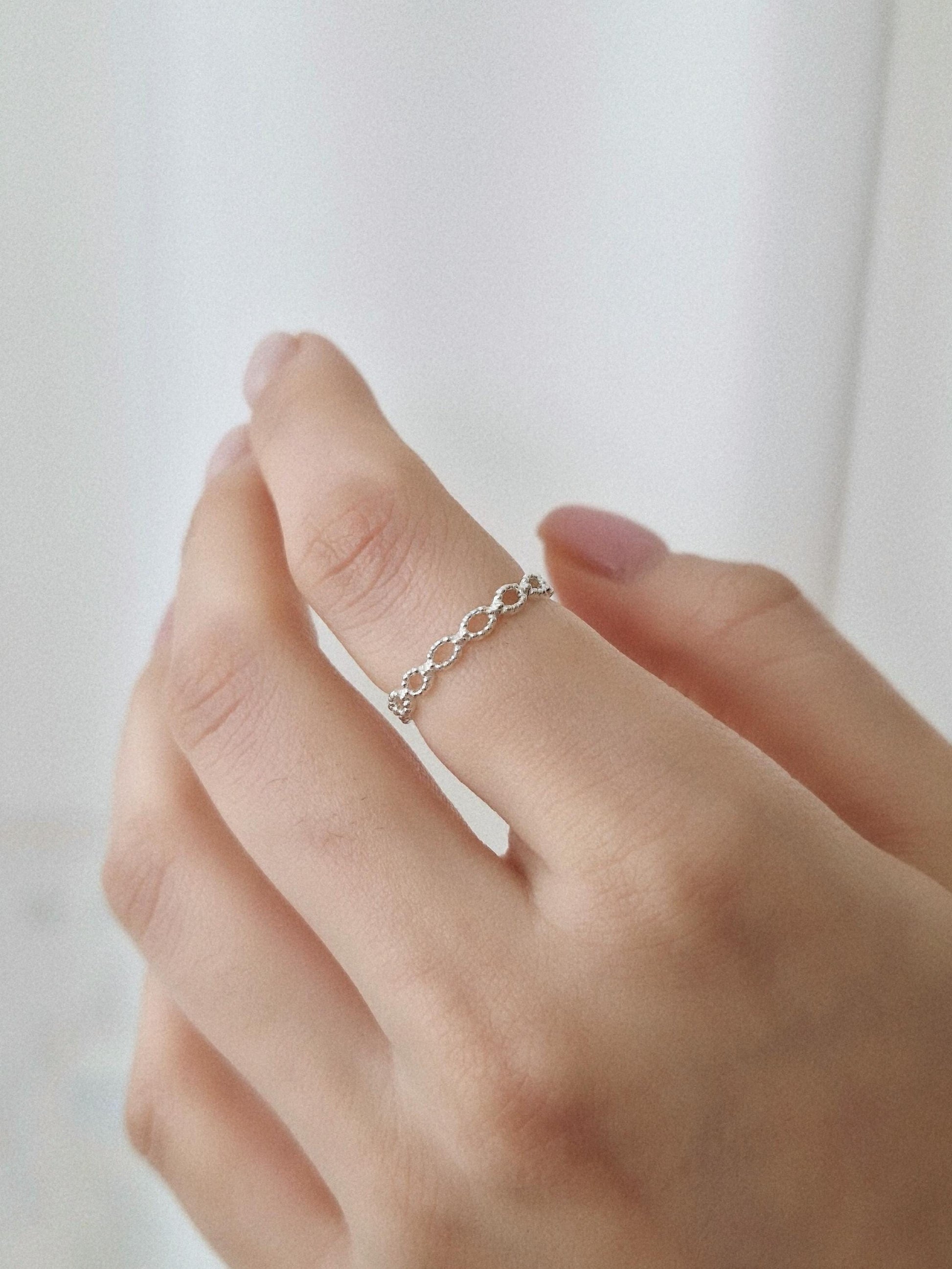 925 Silver Minimal Band Ring Dot Circle Design. sterling silver stacking ring. circle bead eternity ring.