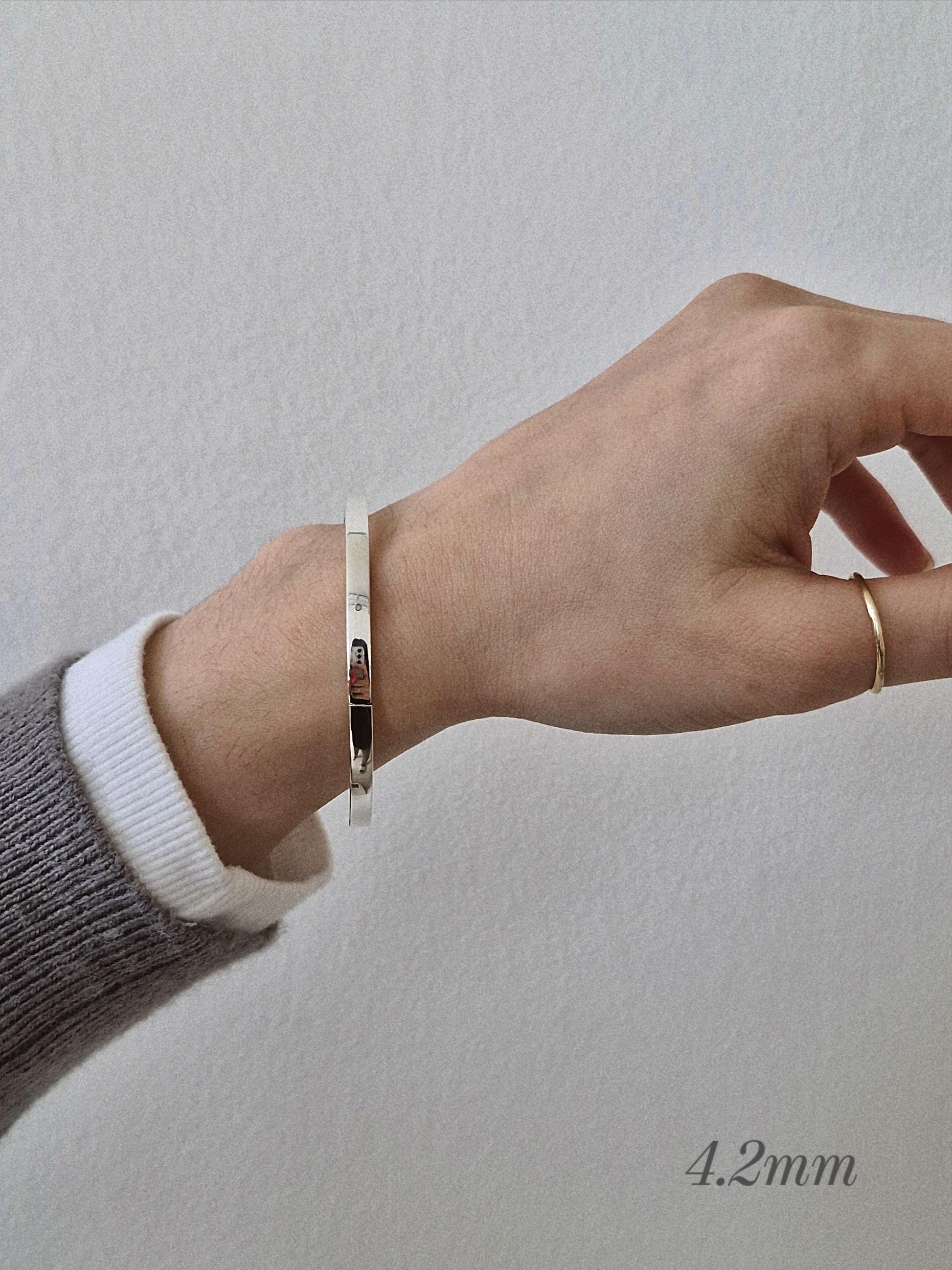 925 Sterling Silver Flat round Openable Bangle Bracelet. open close bangle. Personalized engrave.