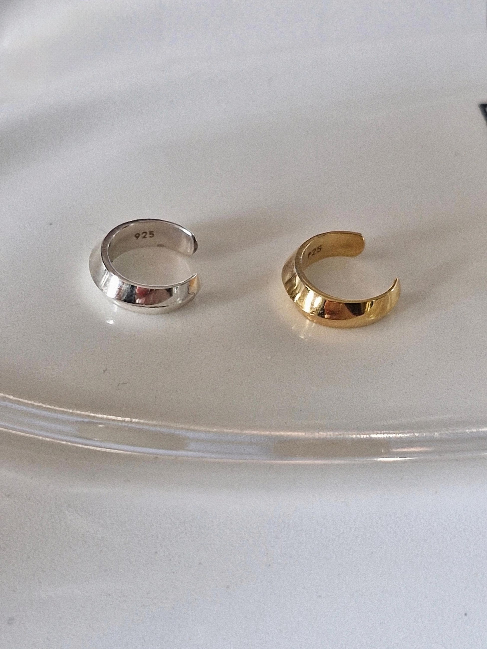 Sterling silver 925 Edge earcuff. Non piercing. Ear wrapp.