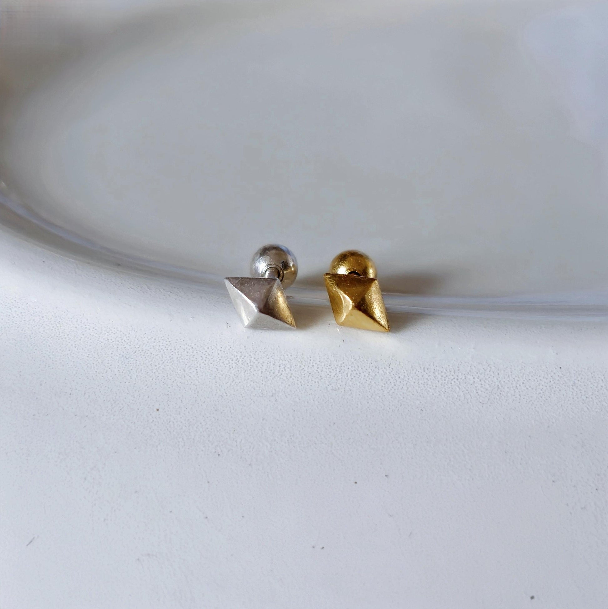 Sterling silver Mini Pyramid Stud Piercing. Geometric piercing.