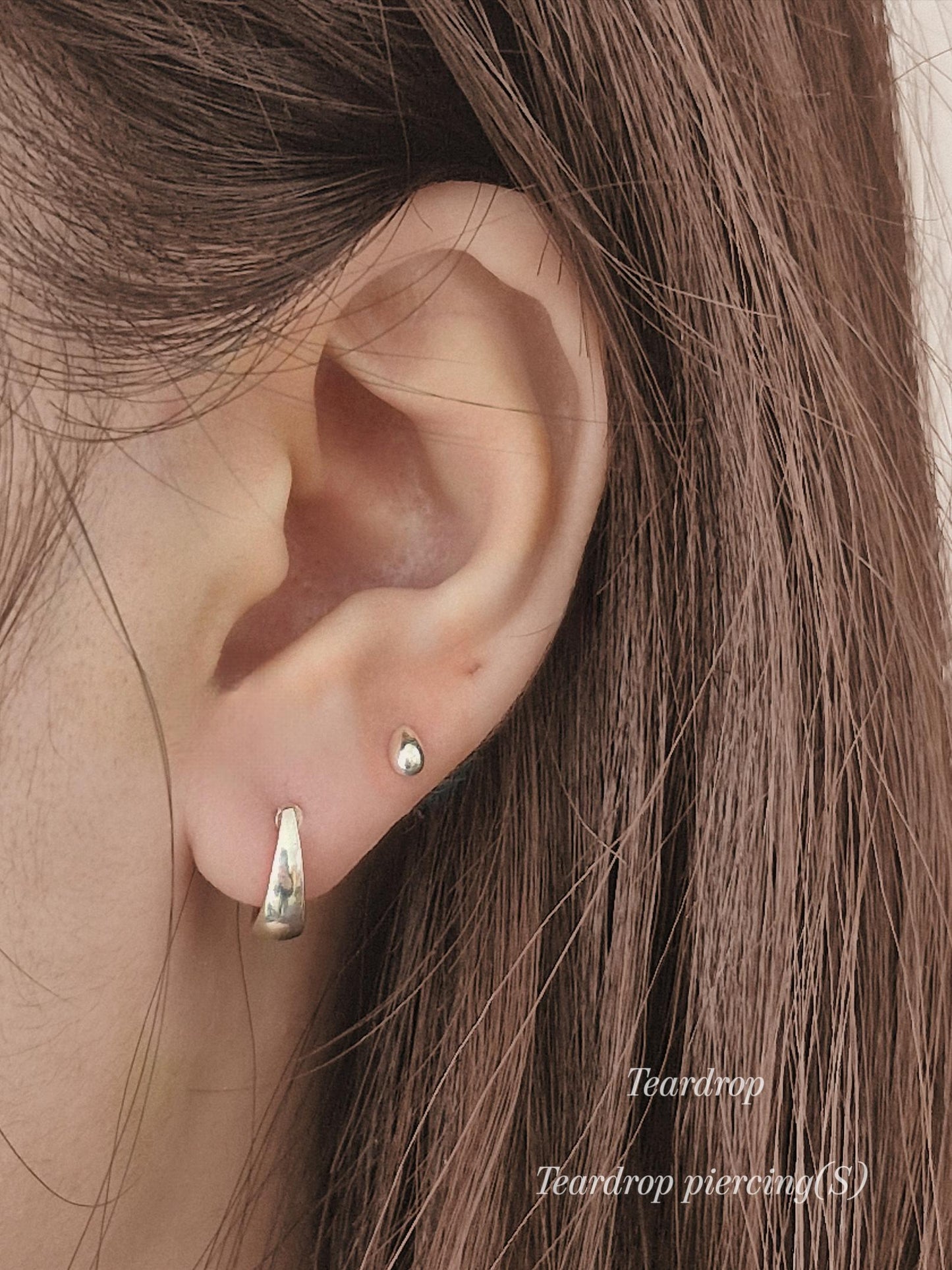 Sterling silver 925 teardrop huggie piercing. Silver Teardrop screwback. Domed huggie piercing.