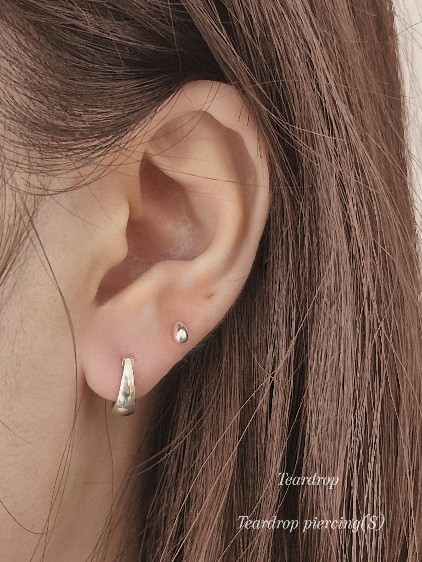 Sterling silver 925 teardrop huggie piercing. Silver Teardrop screwback. Domed huggie piercing.