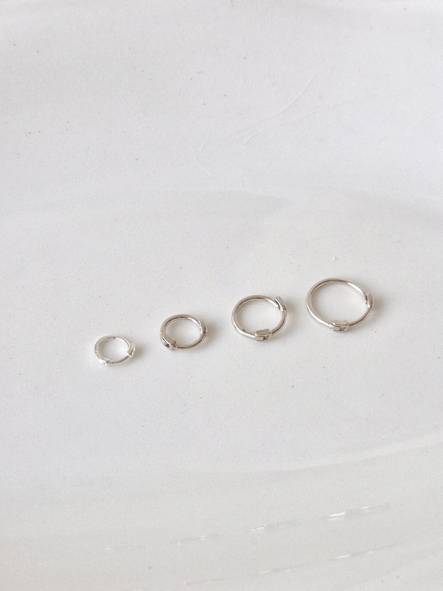 Thin slim hoop sterling silver 925 earring. 7mm 8mm 9mm 10mm. Dainty slim huggie. Minimalist hinge clicker. 1mm.