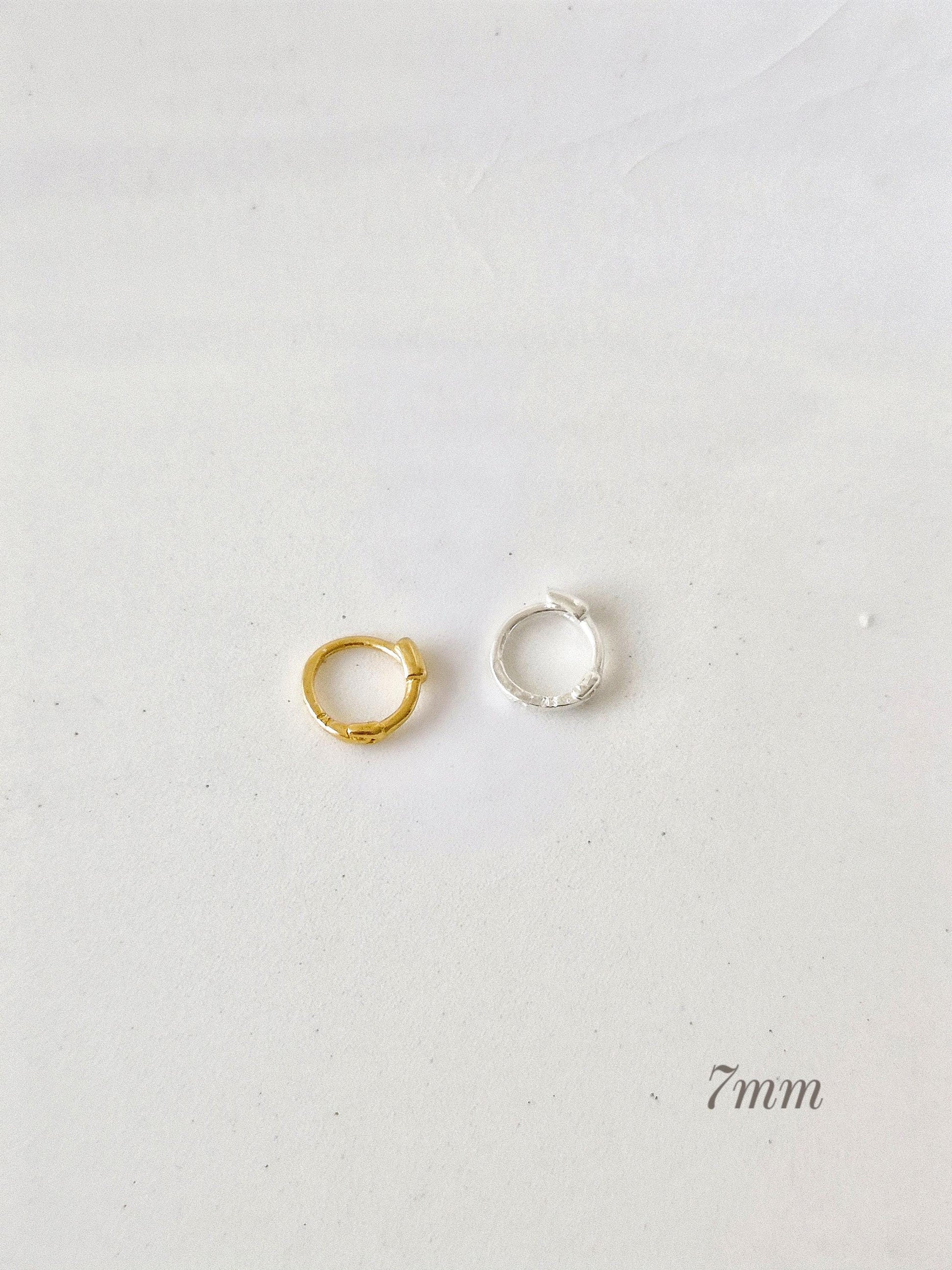 Thin slim hoop sterling silver 925 earring. 7mm 8mm 9mm 10mm. Dainty slim huggie. Minimalist hinge clicker. 1mm.