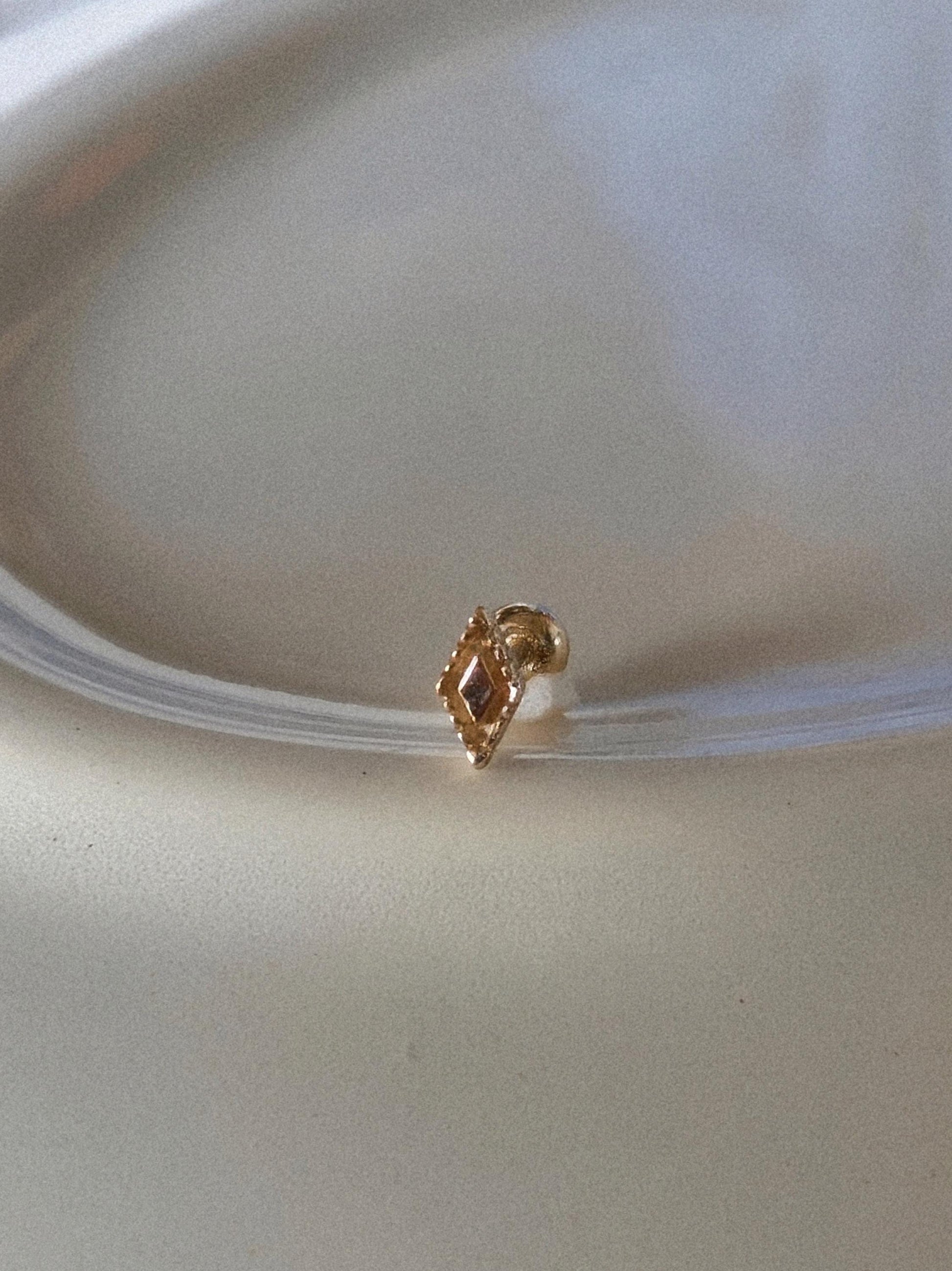 Tiny Diamond-Shaped Milgrain 14k gold Stud Piercing