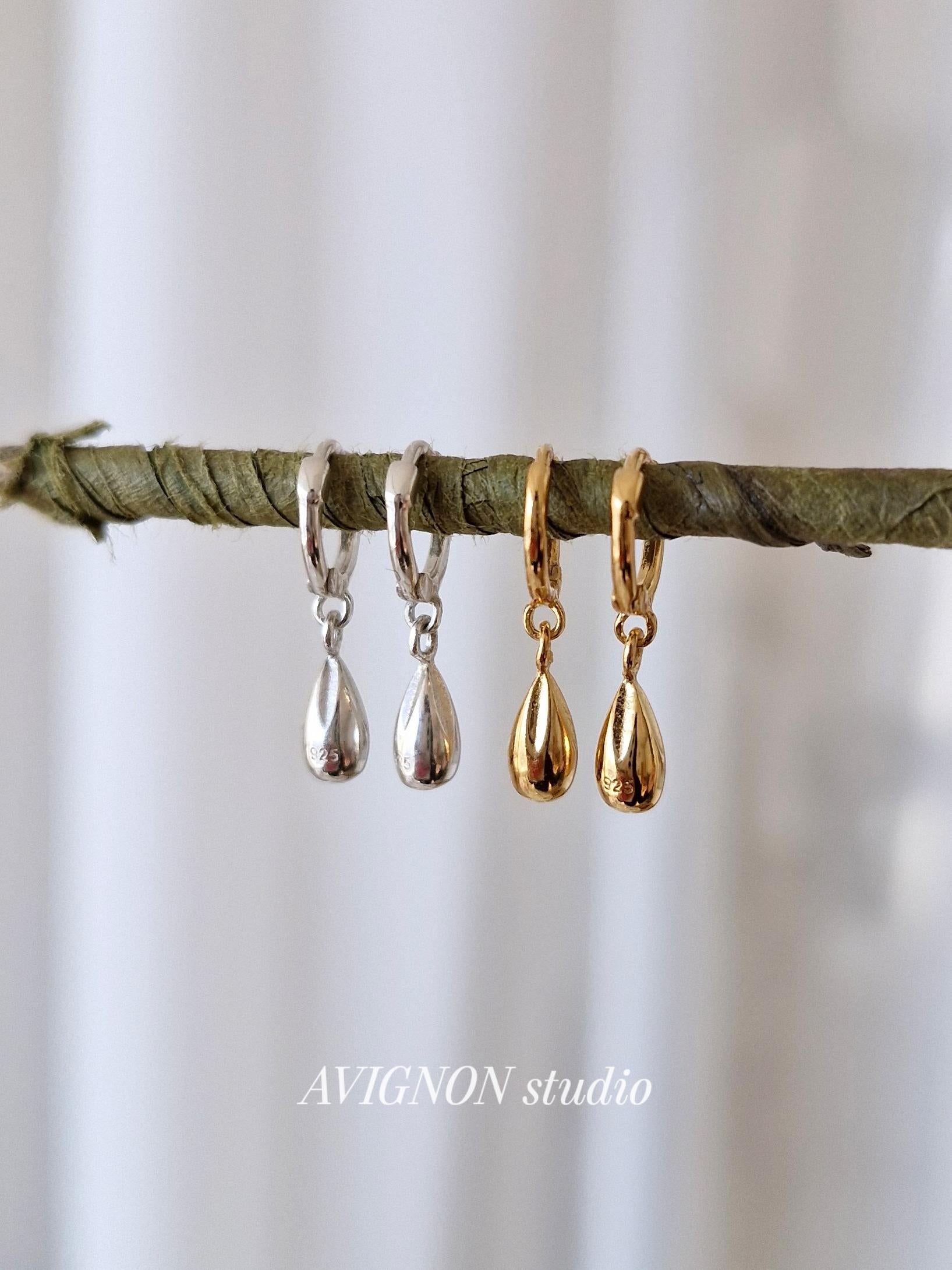 Tiny teardrop dangle earrings. sterling siver dangle earrings.