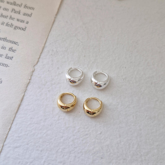 Volume daint teardrop Mini Hoop huggie Earrings. 10mm sterling silver hoop earrings.