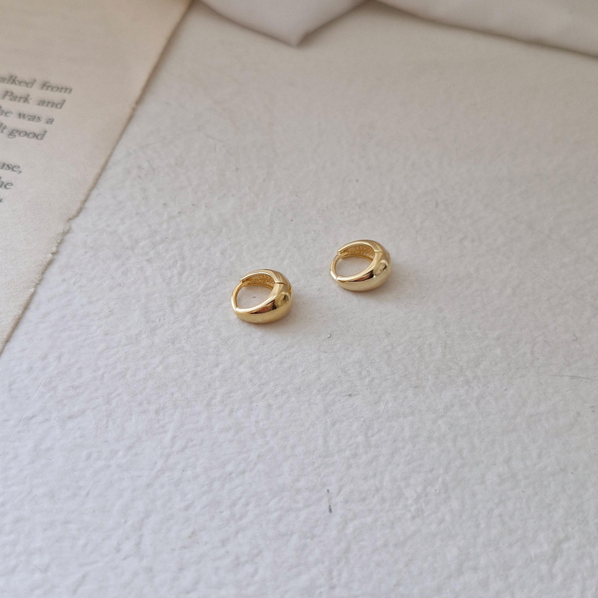 Volume daint teardrop Mini Hoop huggie Earrings. 10mm sterling silver hoop earrings.