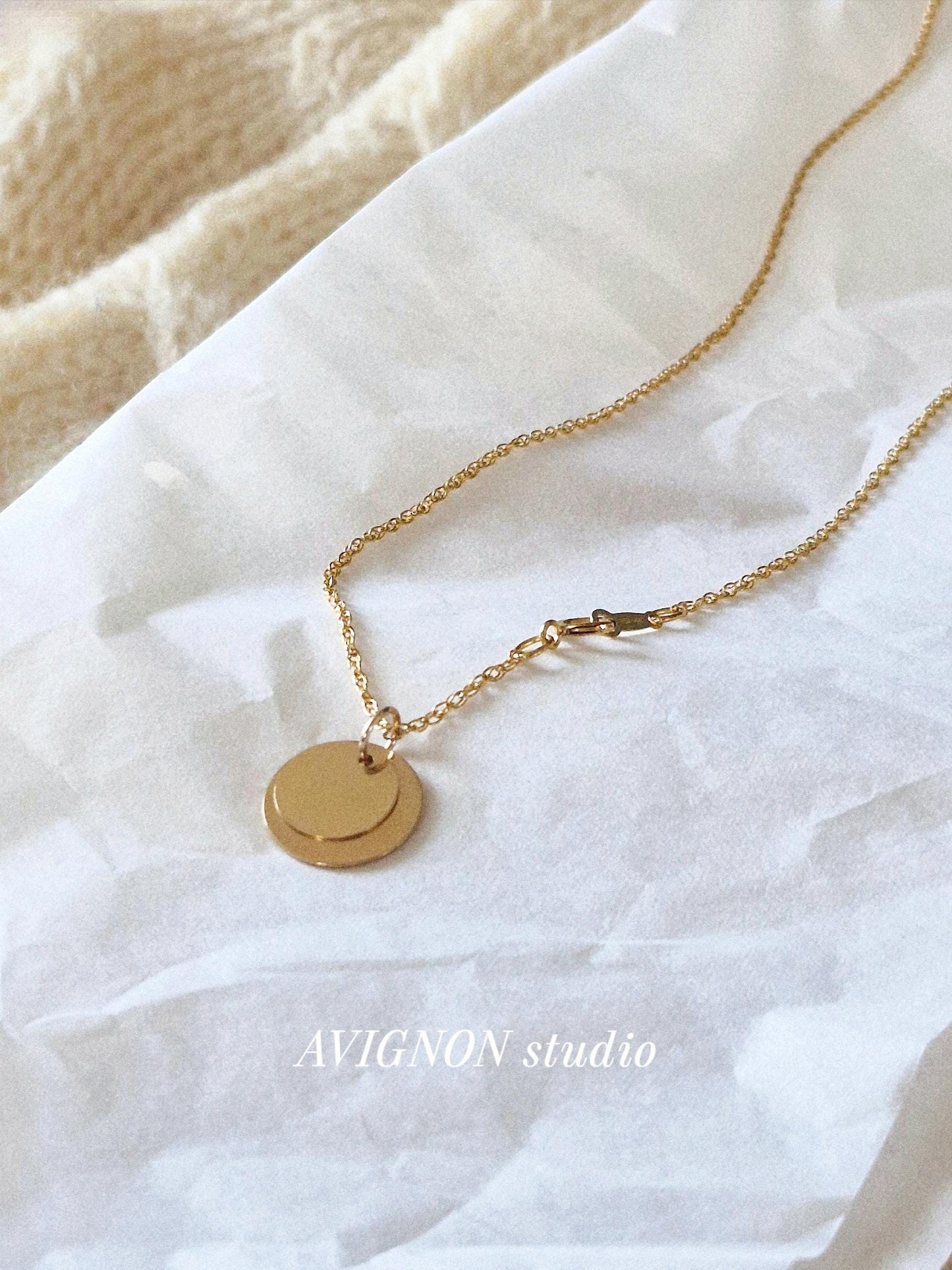 14k goldfilled Disc Necklace. Minimal Circle Pendant Necklace. Dainty Goldfilled coin Jewelry rope chain.