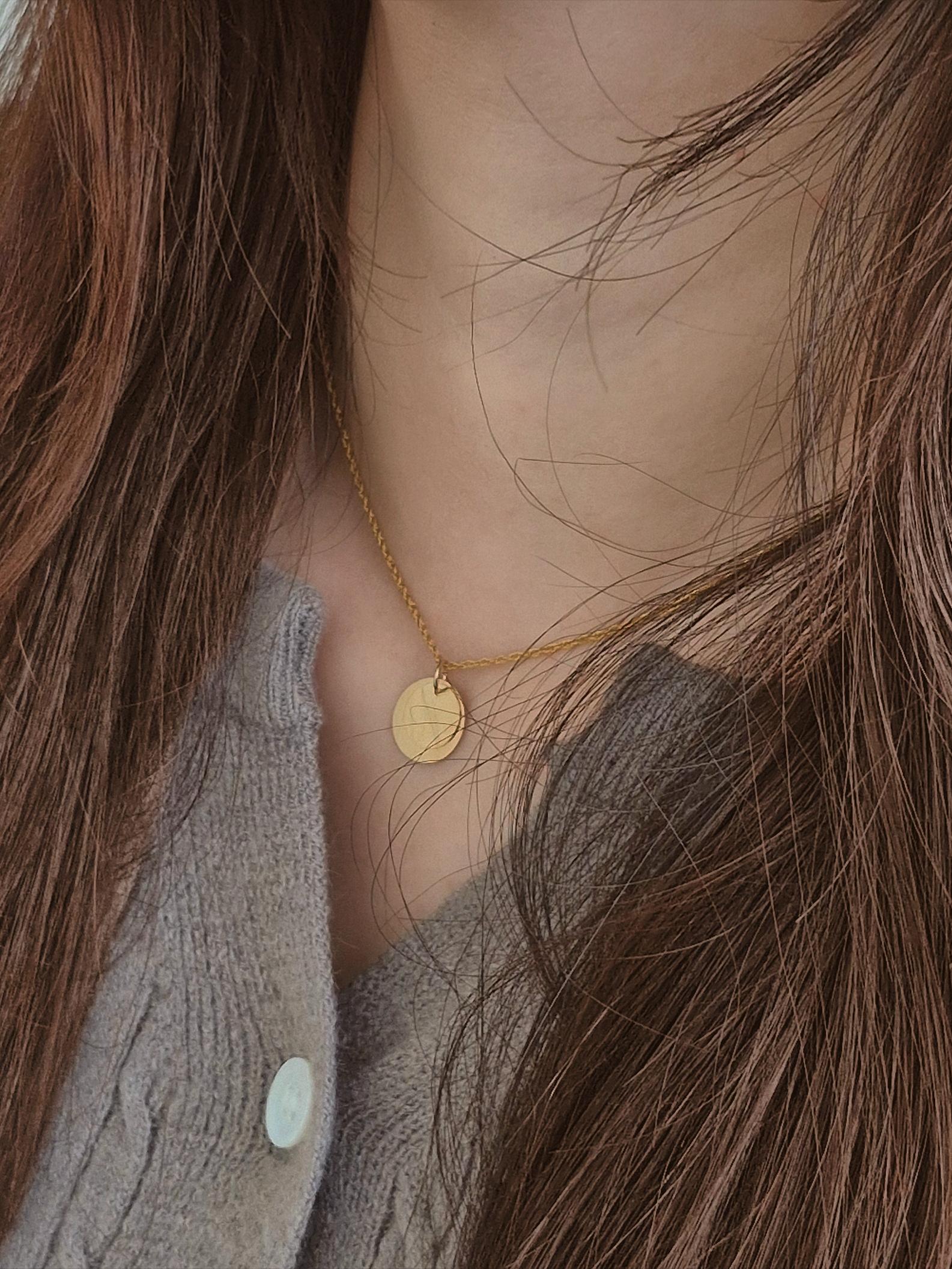 14k goldfilled Disc Necklace. Minimal Circle Pendant Necklace. Dainty Goldfilled coin Jewelry rope chain.