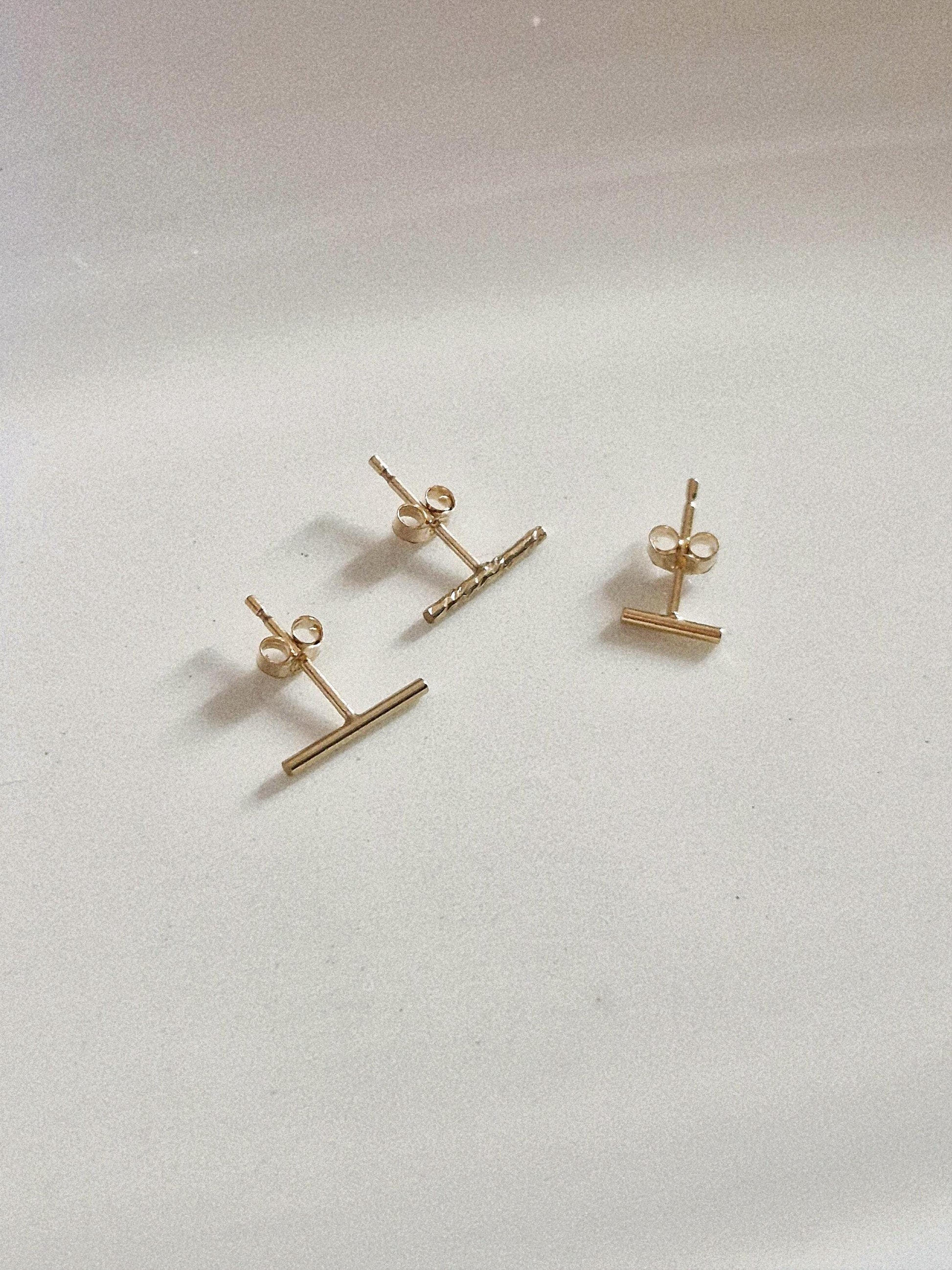 14k goldfilled bar stud earring. 6mm 10mm twisted.