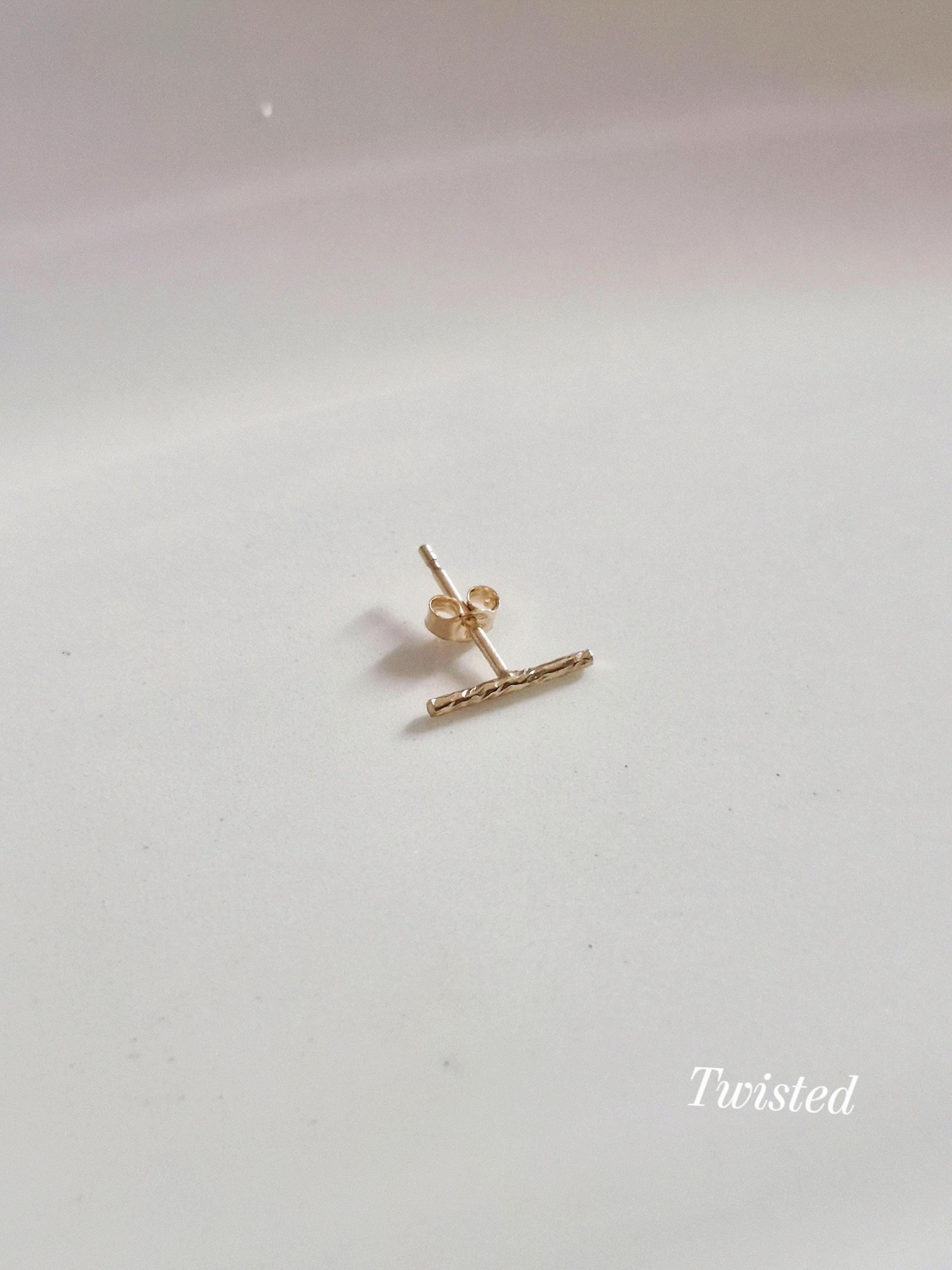 14k goldfilled bar stud earring. 6mm 10mm twisted.
