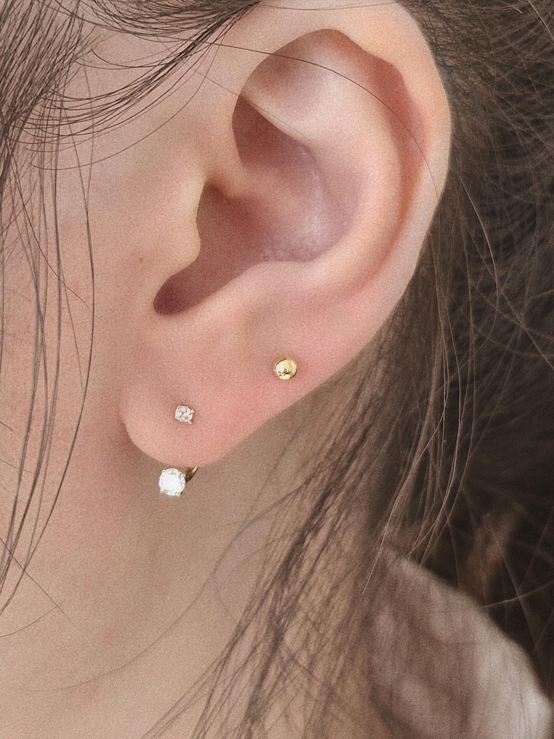 14k solid gold curve tube piercing. 2mm 3mm cubic ball piercing. U-shaped hoop.