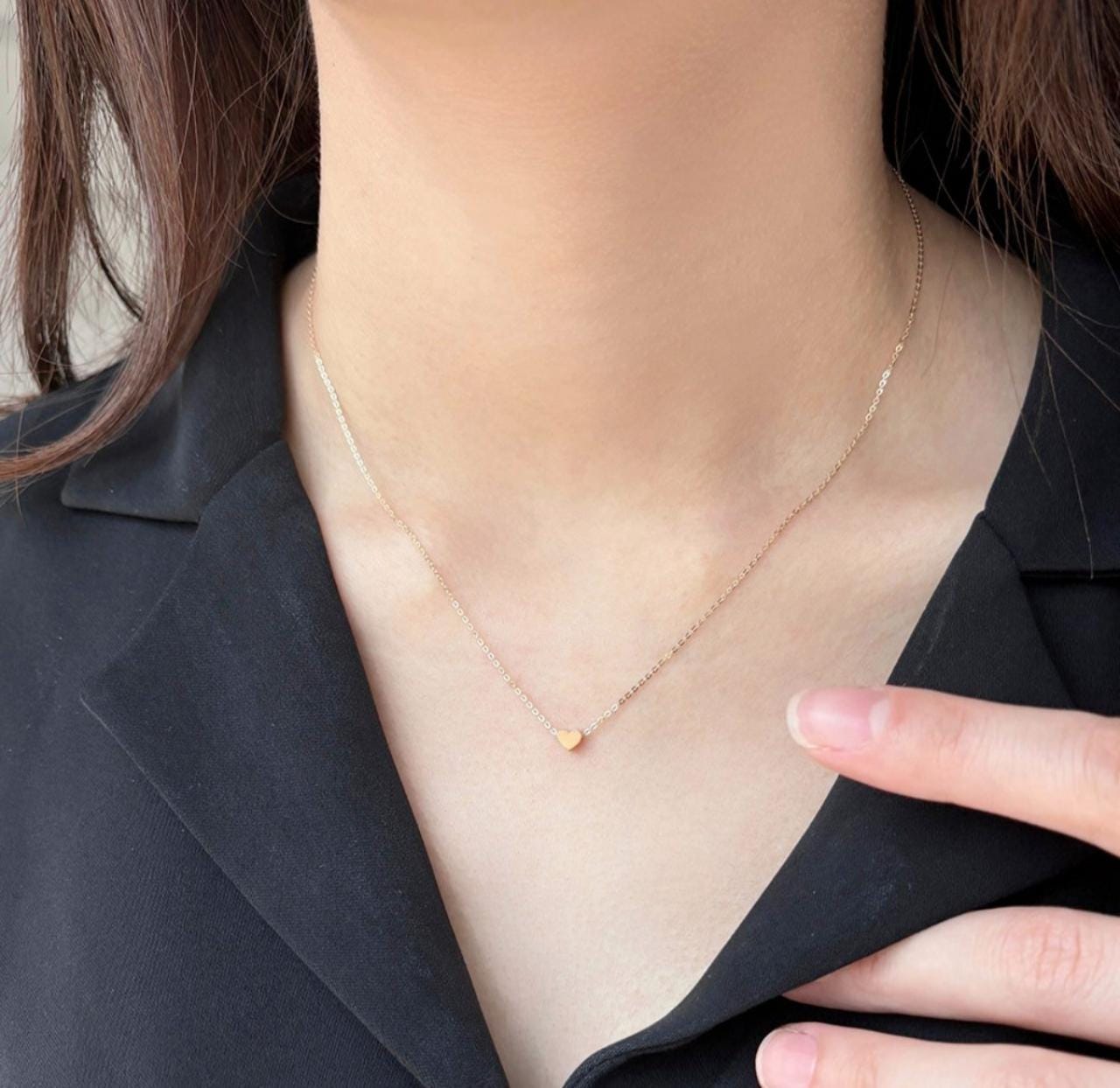 14k solid gold heart necklace sweet lovely gold necklace. vintage style antique style.