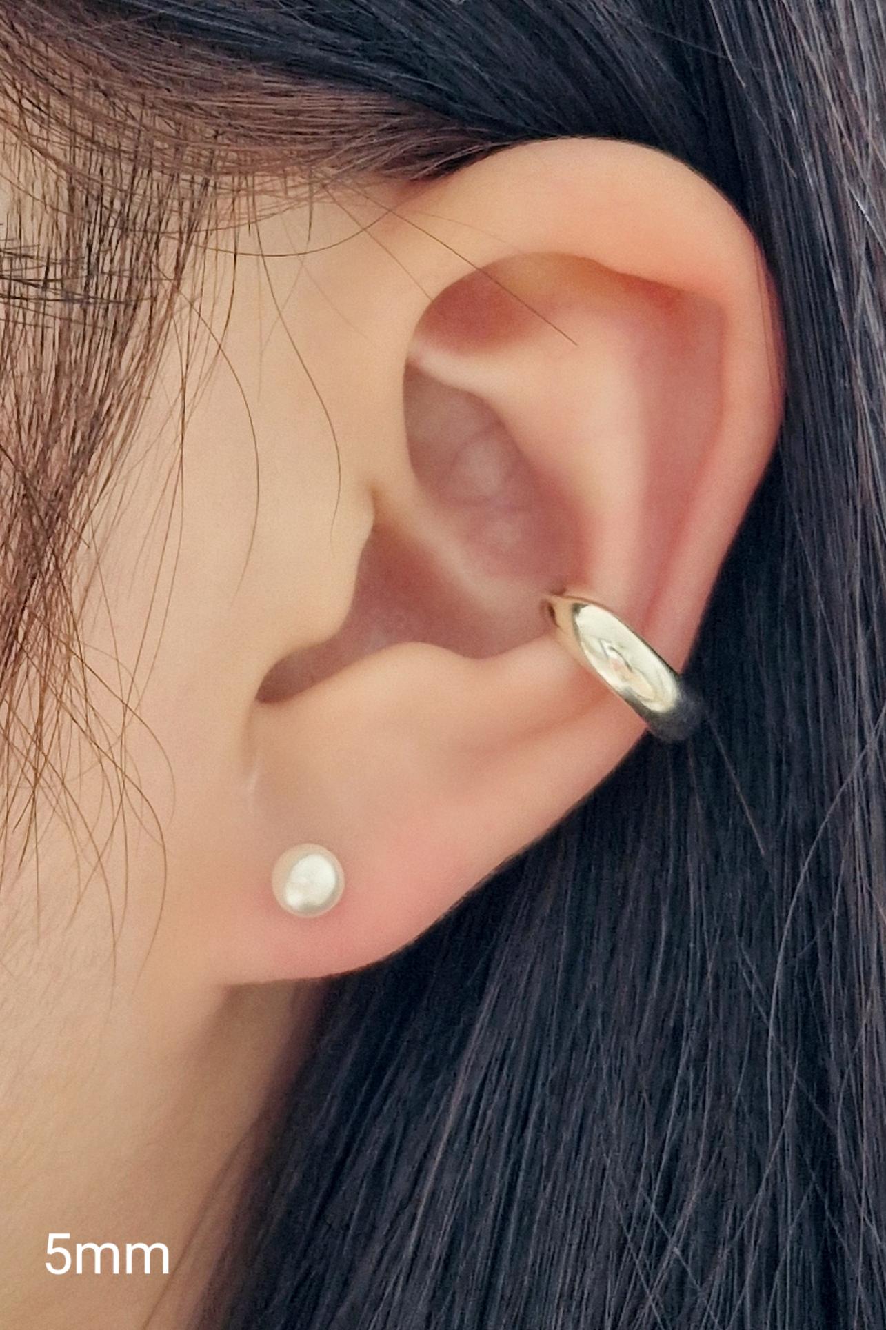 14k solid gold pearl screwball earrings barbell stud piercing. 3mm 4mm 5mm pearl earrings piercing. 21G. Swarovski, freshwater real pearl.