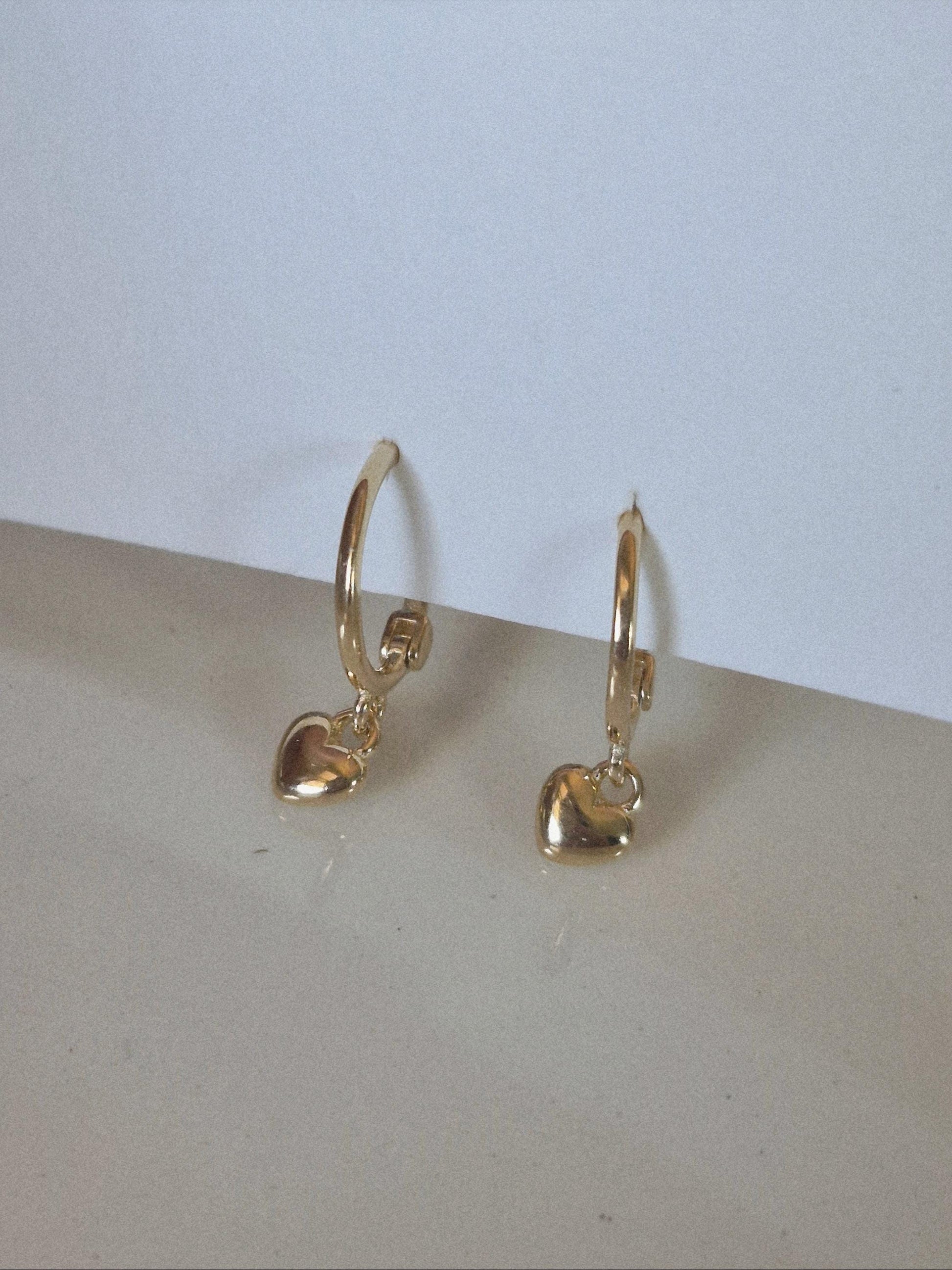 mini heart dangle sterling silver gold rosegold dangle earring. huggie hoop earrings.