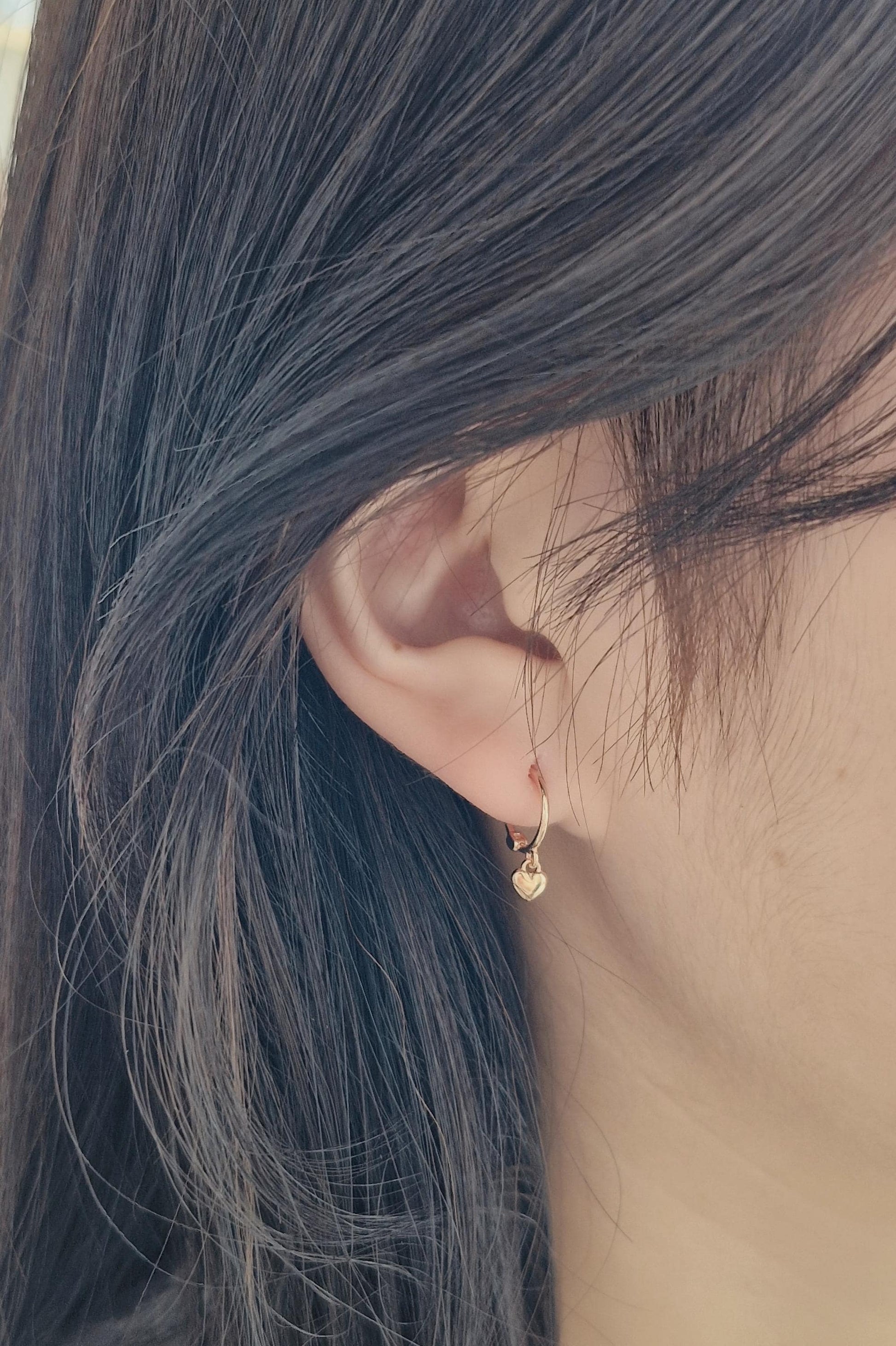 mini heart dangle sterling silver gold rosegold dangle earring. huggie hoop earrings.