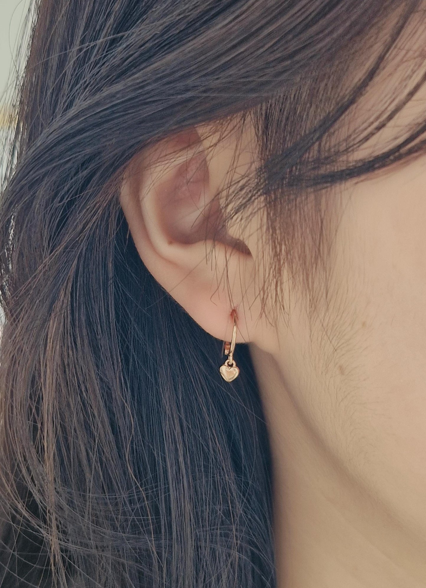 mini heart dangle sterling silver gold rosegold dangle earring. huggie hoop earrings.