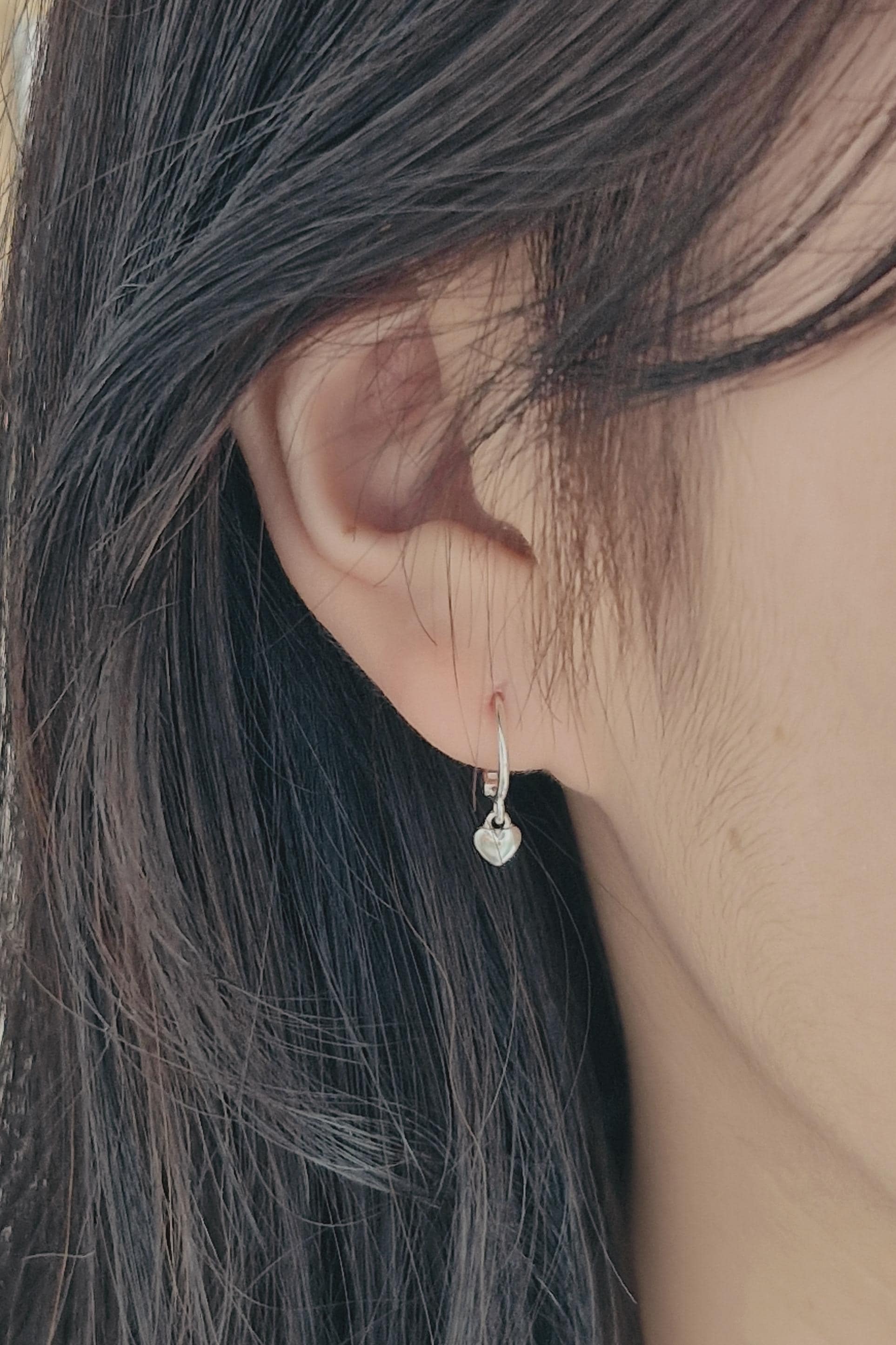 mini heart dangle sterling silver gold rosegold dangle earring. huggie hoop earrings.