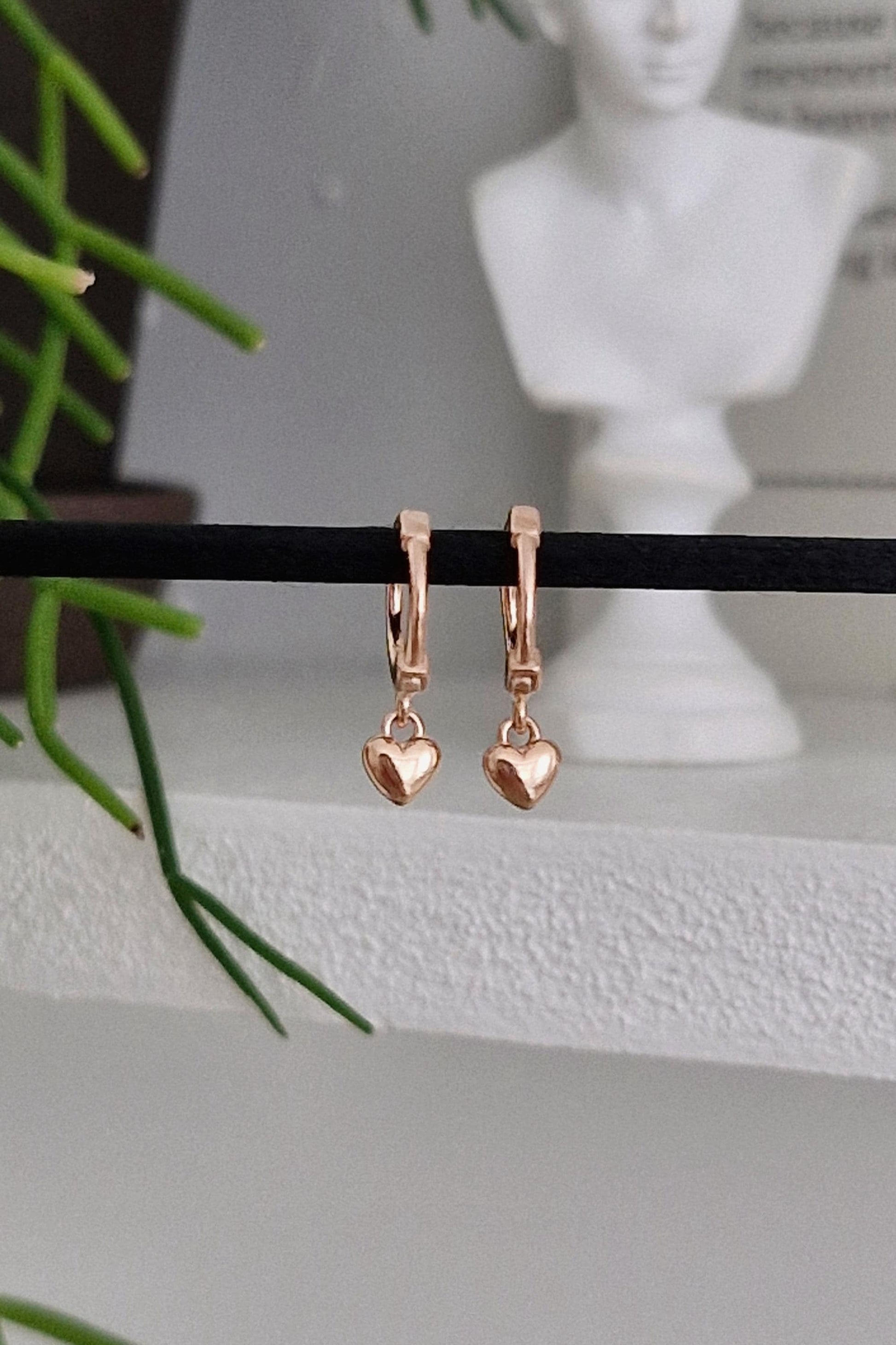 mini heart dangle sterling silver gold rosegold dangle earring. huggie hoop earrings.