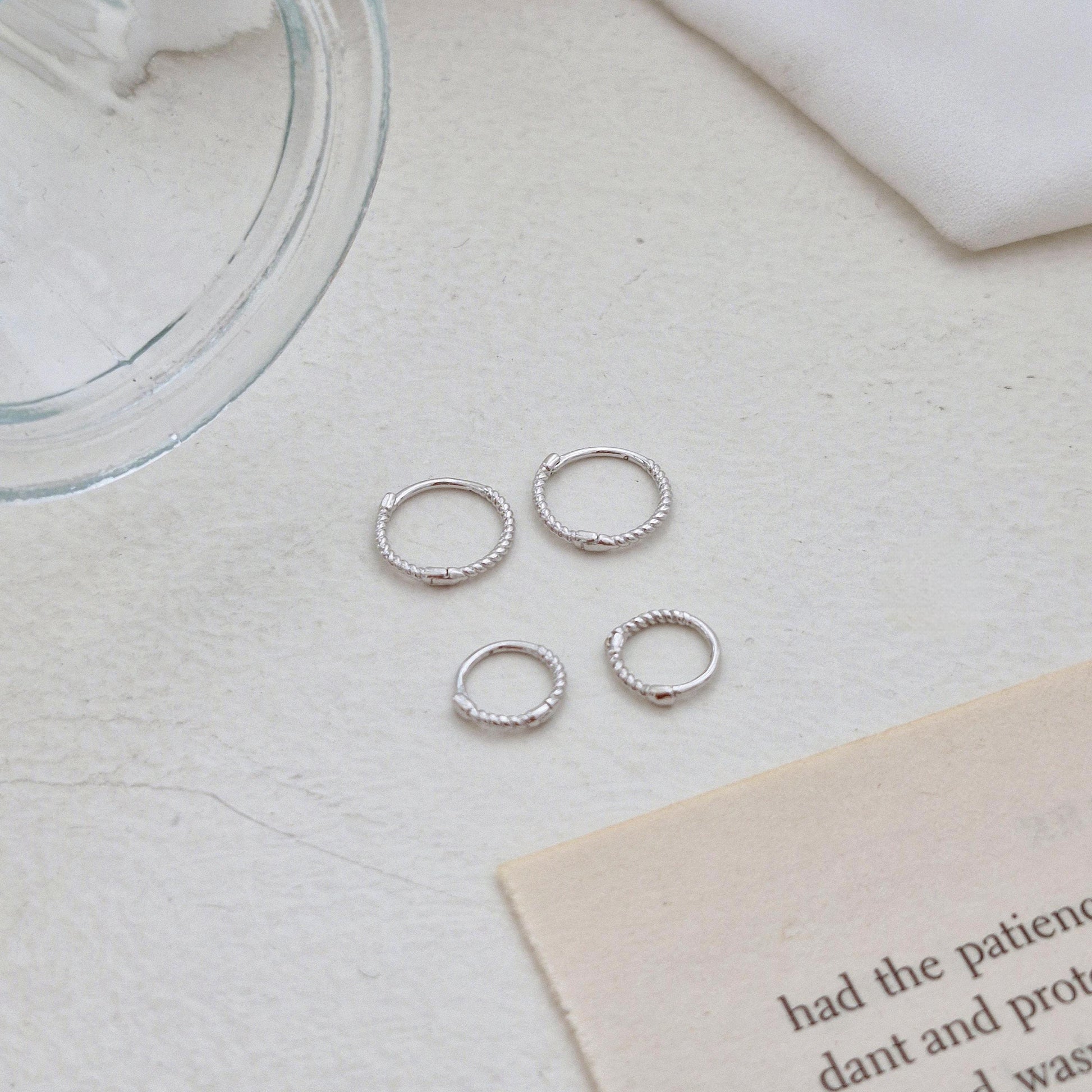 minimalist twist hoop earrings piercing sterling silver. slim Dainty huggie. 925 sterling silver gold plated.6.5mm 9mm. Hinged Clicker.