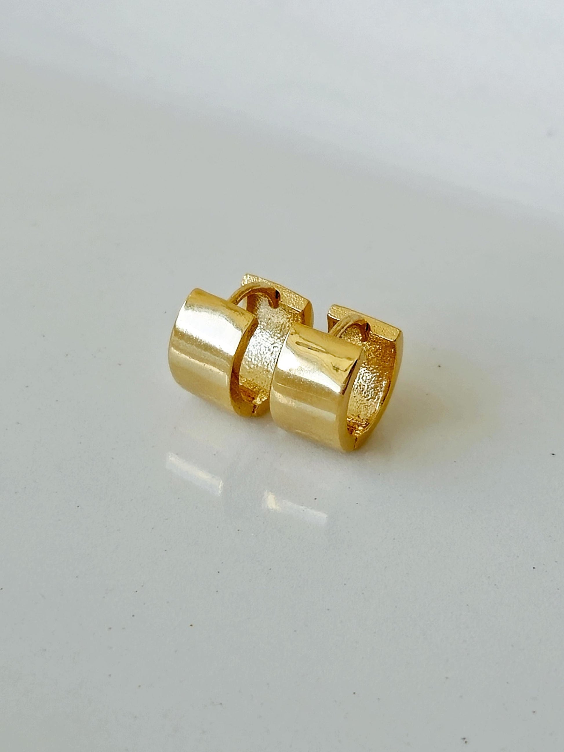 5mm flat bold huggie hoop hinge click. 925 sterling silver earrings.