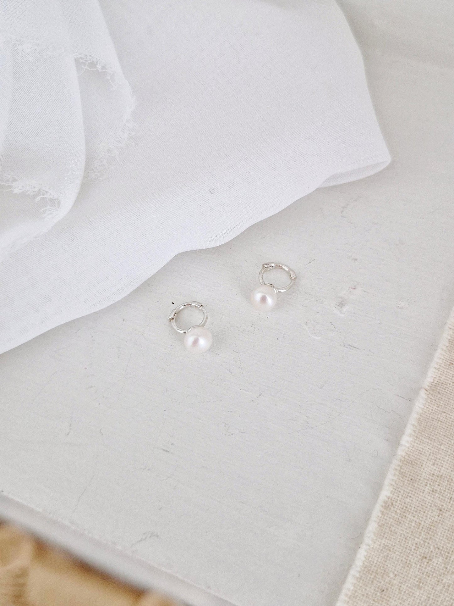 5mm freshwater pearl mini huggie hinged hoop sterling silver earrings. minimal huggie earrings. Price for pair.