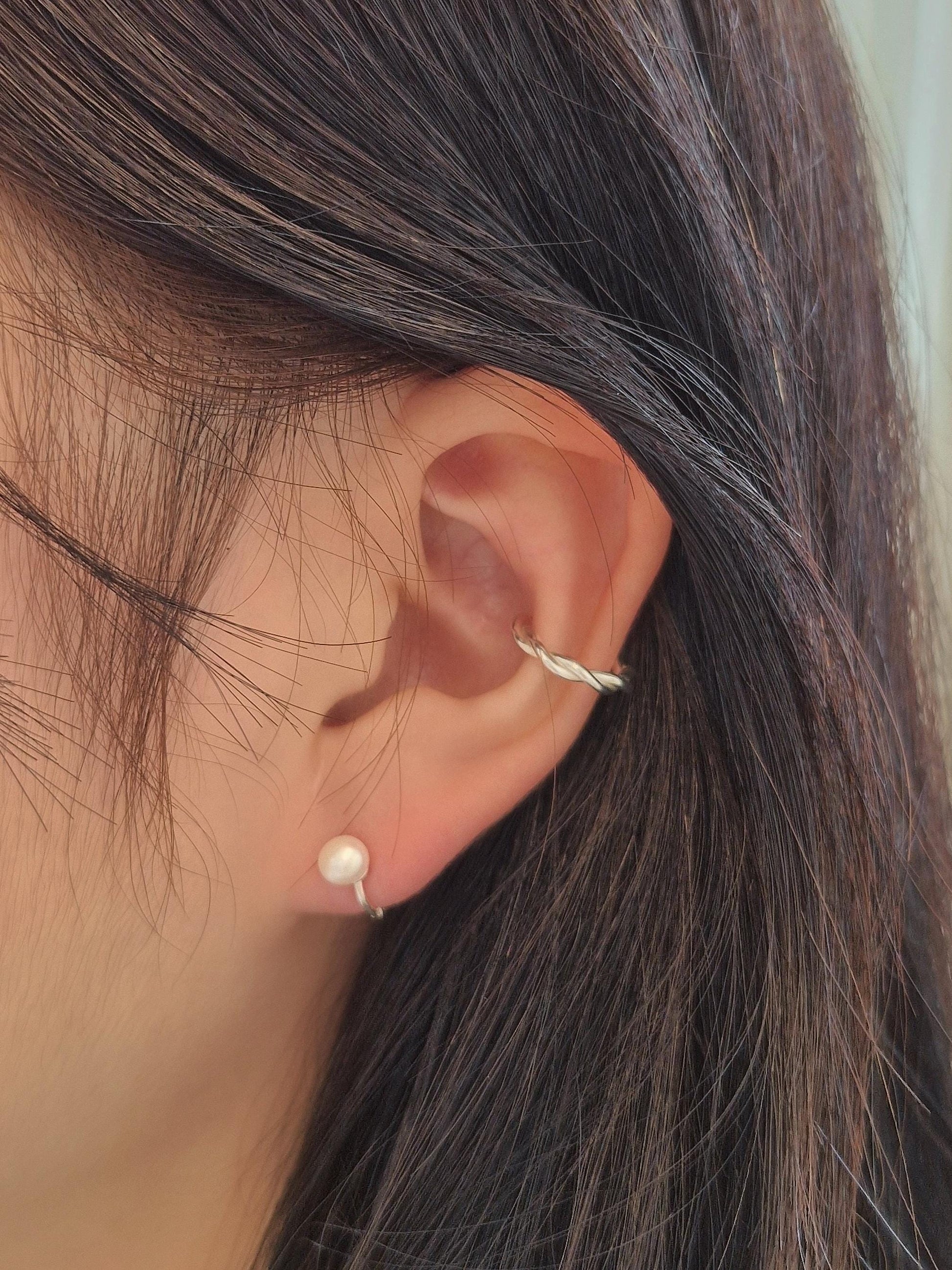 5mm freshwater pearl mini huggie hinged hoop sterling silver earrings. minimal huggie earrings. Price for pair.
