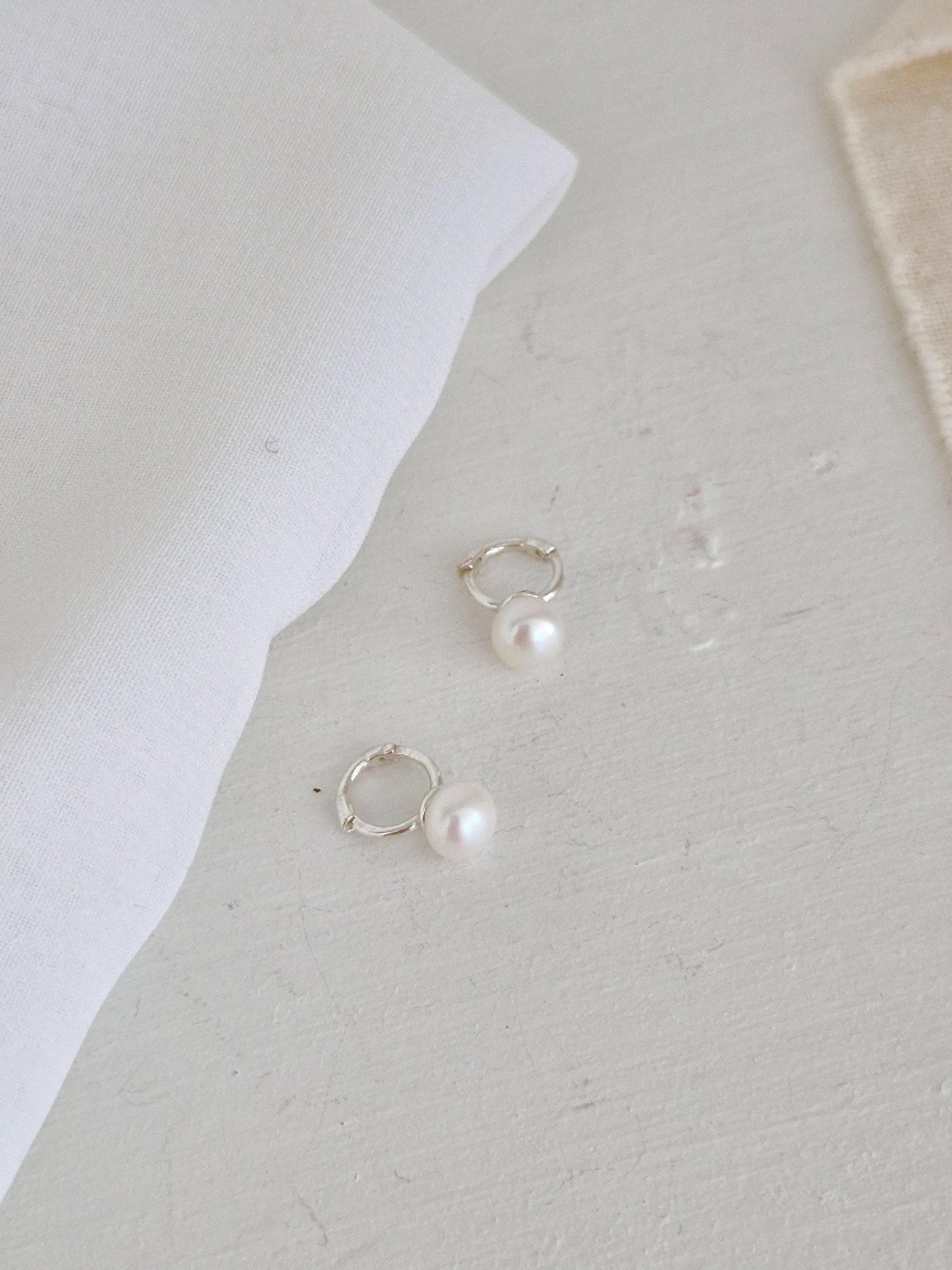 5mm freshwater pearl mini huggie hinged hoop sterling silver earrings. minimal huggie earrings. Price for pair.