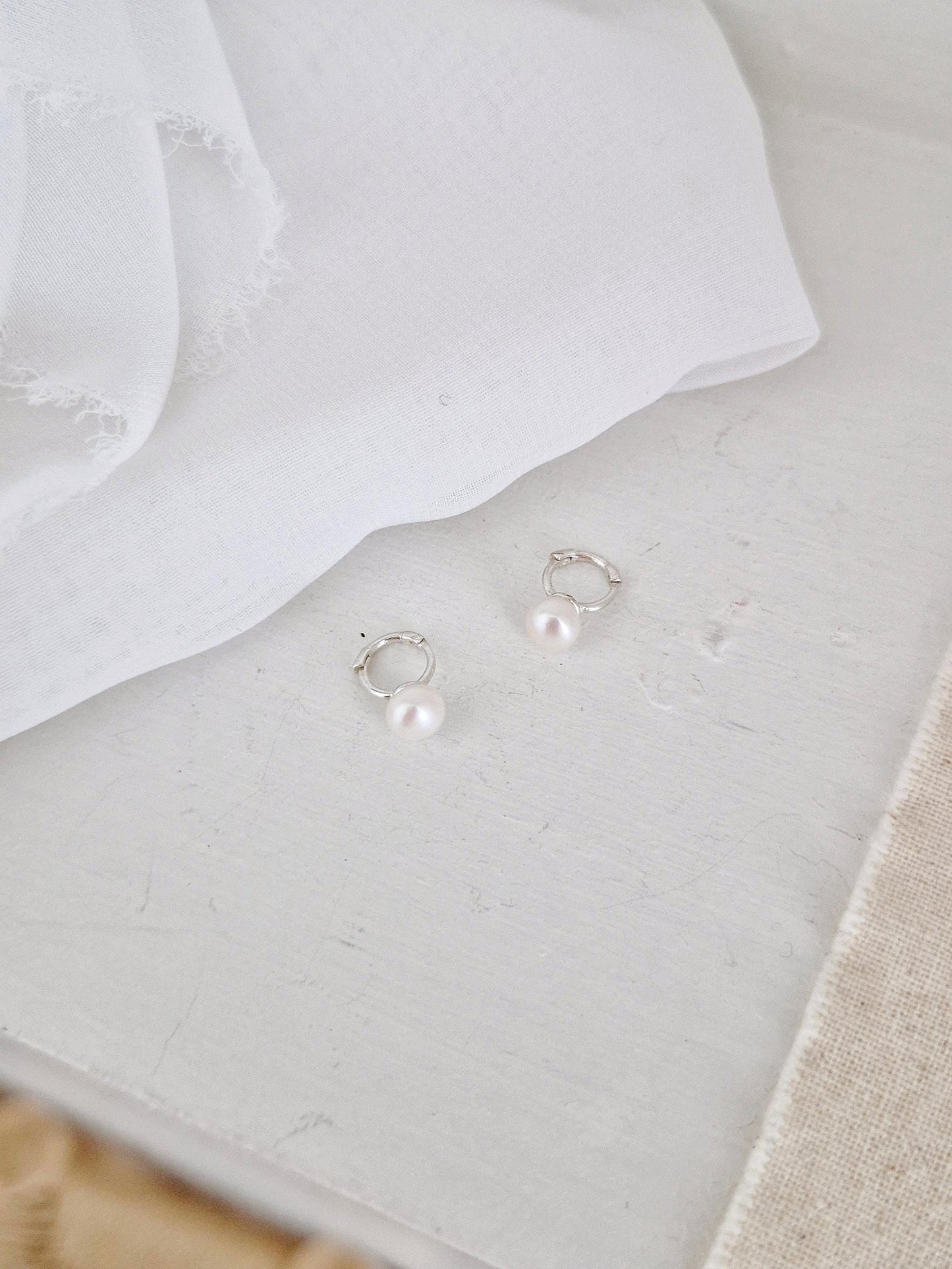 5mm freshwater pearl mini huggie hinged hoop sterling silver earrings. minimal huggie earrings. Price for pair.