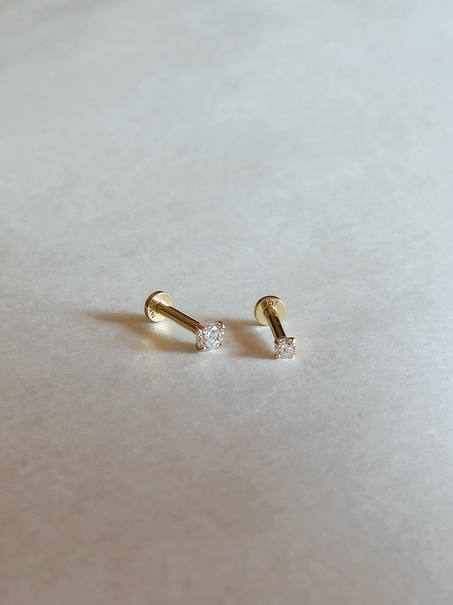 2mm 3mm lab diamond 14k labret piercing. solid gold 14k piercing. lab diamond piercing. flat back piercing.