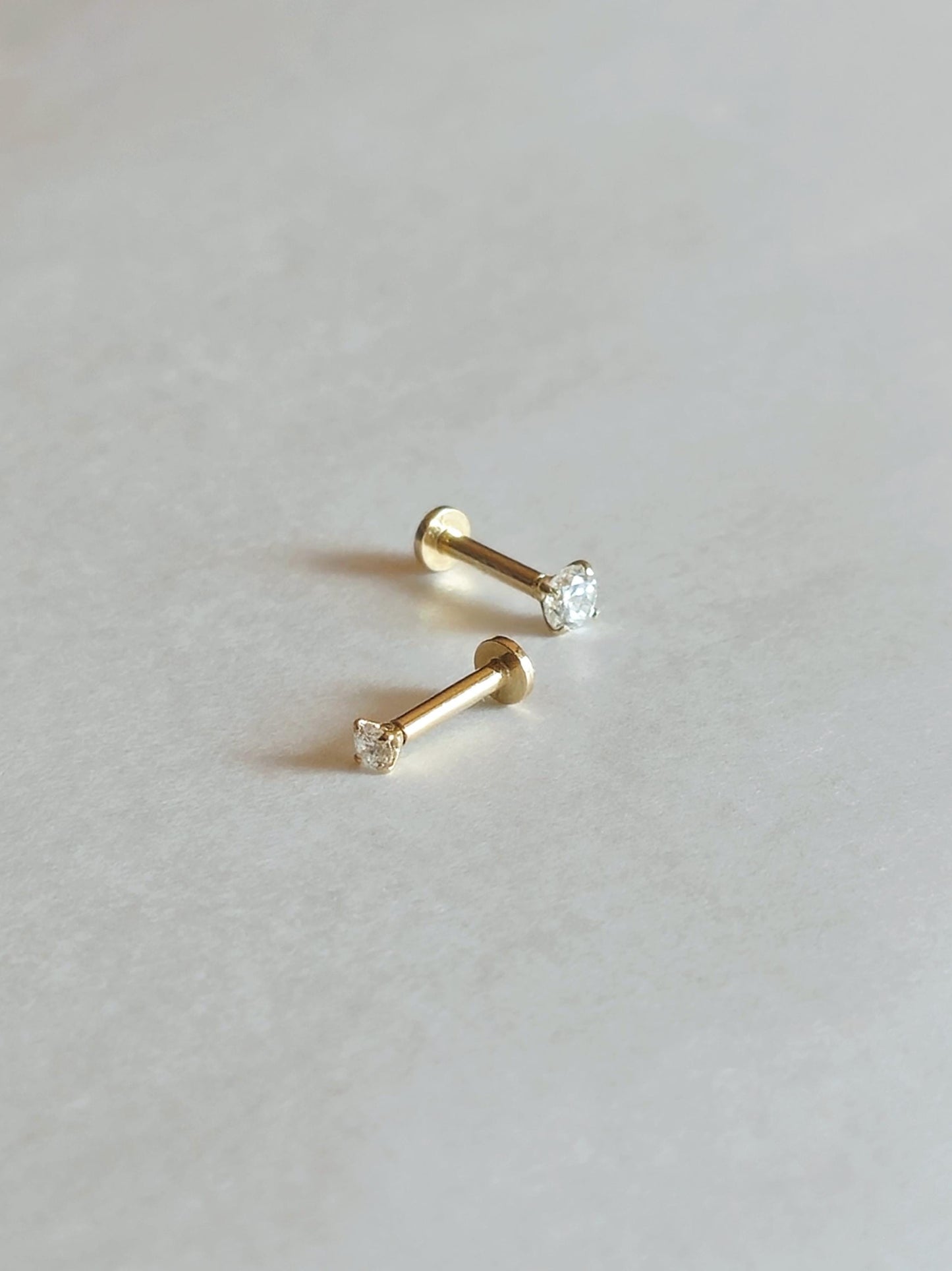 2mm 3mm lab diamond 14k labret piercing. solid gold 14k piercing. lab diamond piercing. flat back piercing.