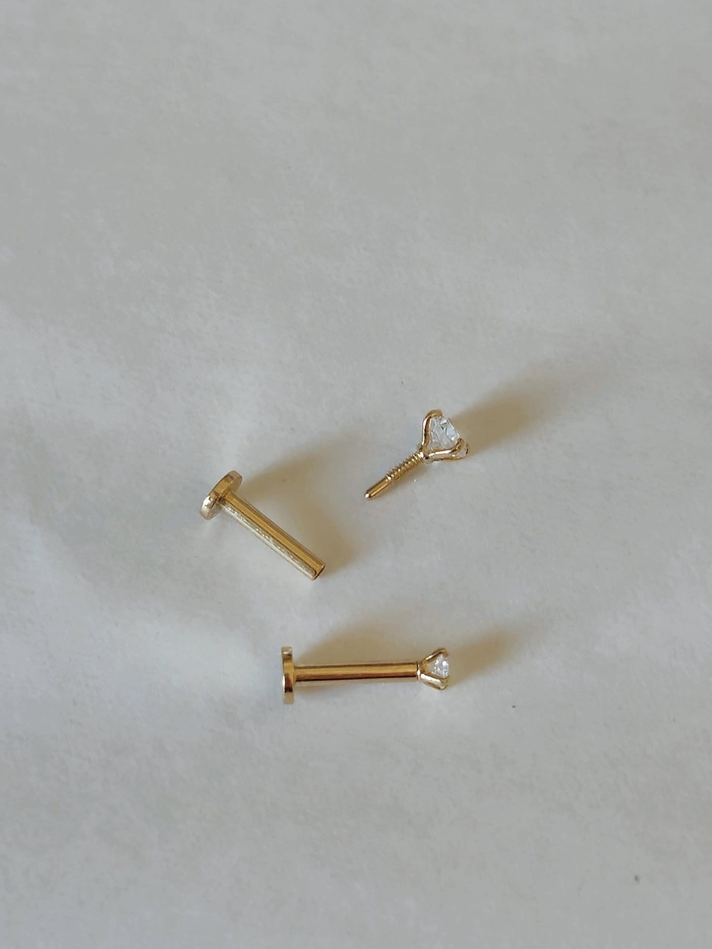 2mm 3mm lab diamond 14k labret piercing. solid gold 14k piercing. lab diamond piercing. flat back piercing.