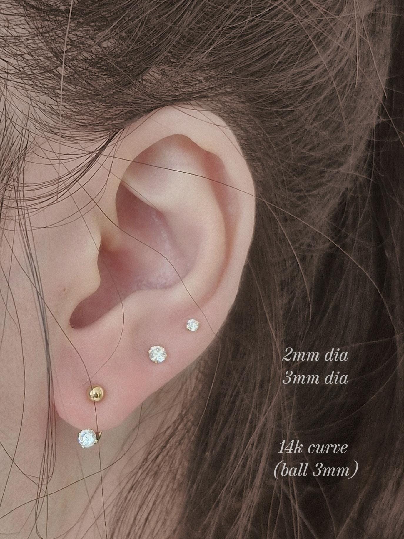 2mm 3mm lab diamond 14k labret piercing. solid gold 14k piercing. lab diamond piercing. flat back piercing.