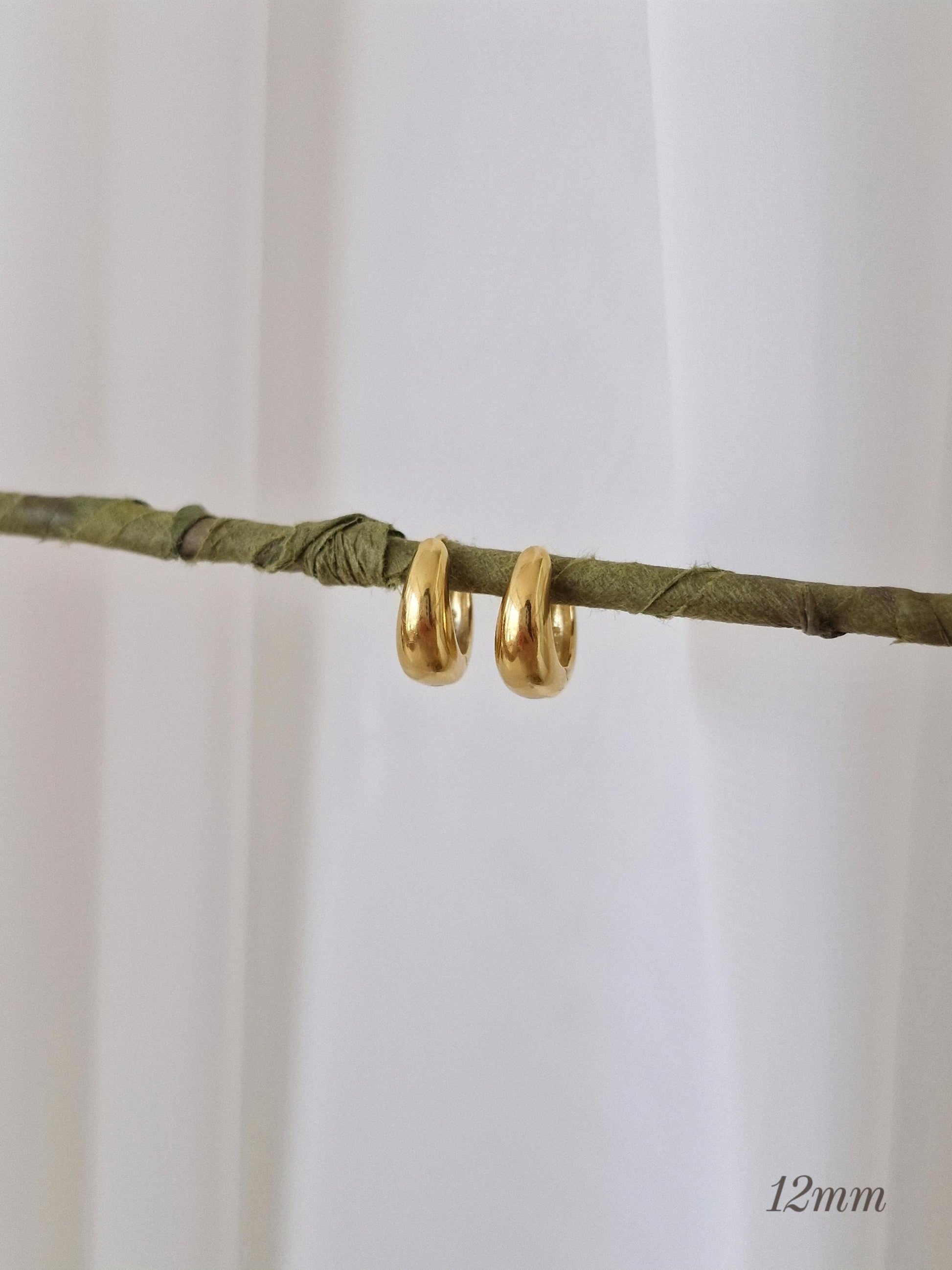 12mm 14mm 16mm 18mm Hinged Teardrop Hoop Earrings. 925 Sterling Silver Gold Plated, Minimalist Chunky Huggie Hoops. Price for pair.